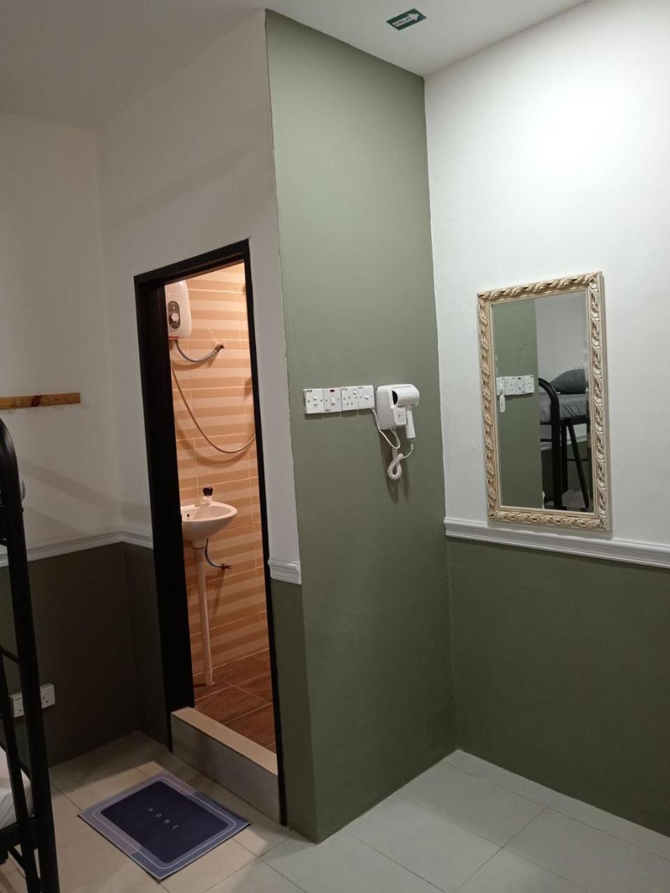 Standard Family Room - Photo 4