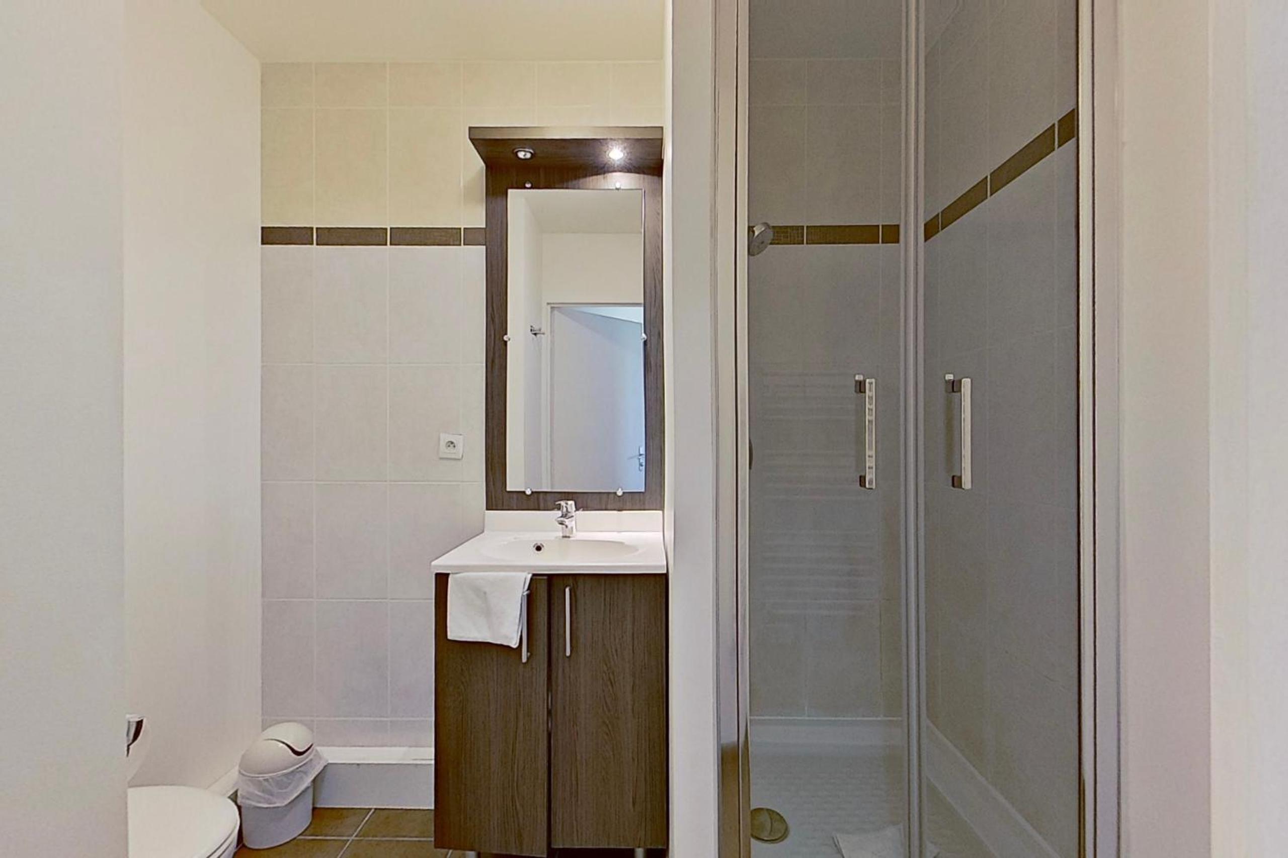 Studio (2 Adults) - Photo 2