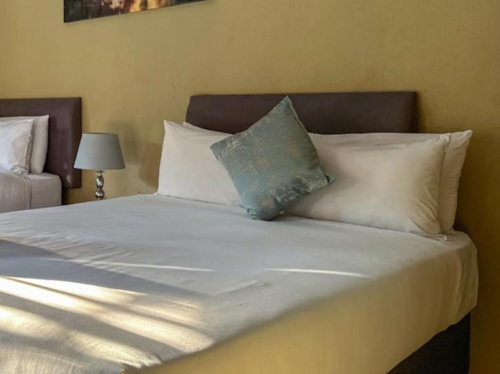 Standard Twin Room photo 2