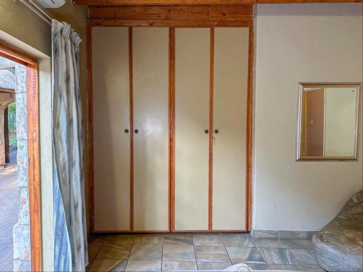 Standard Twin Room photo 3