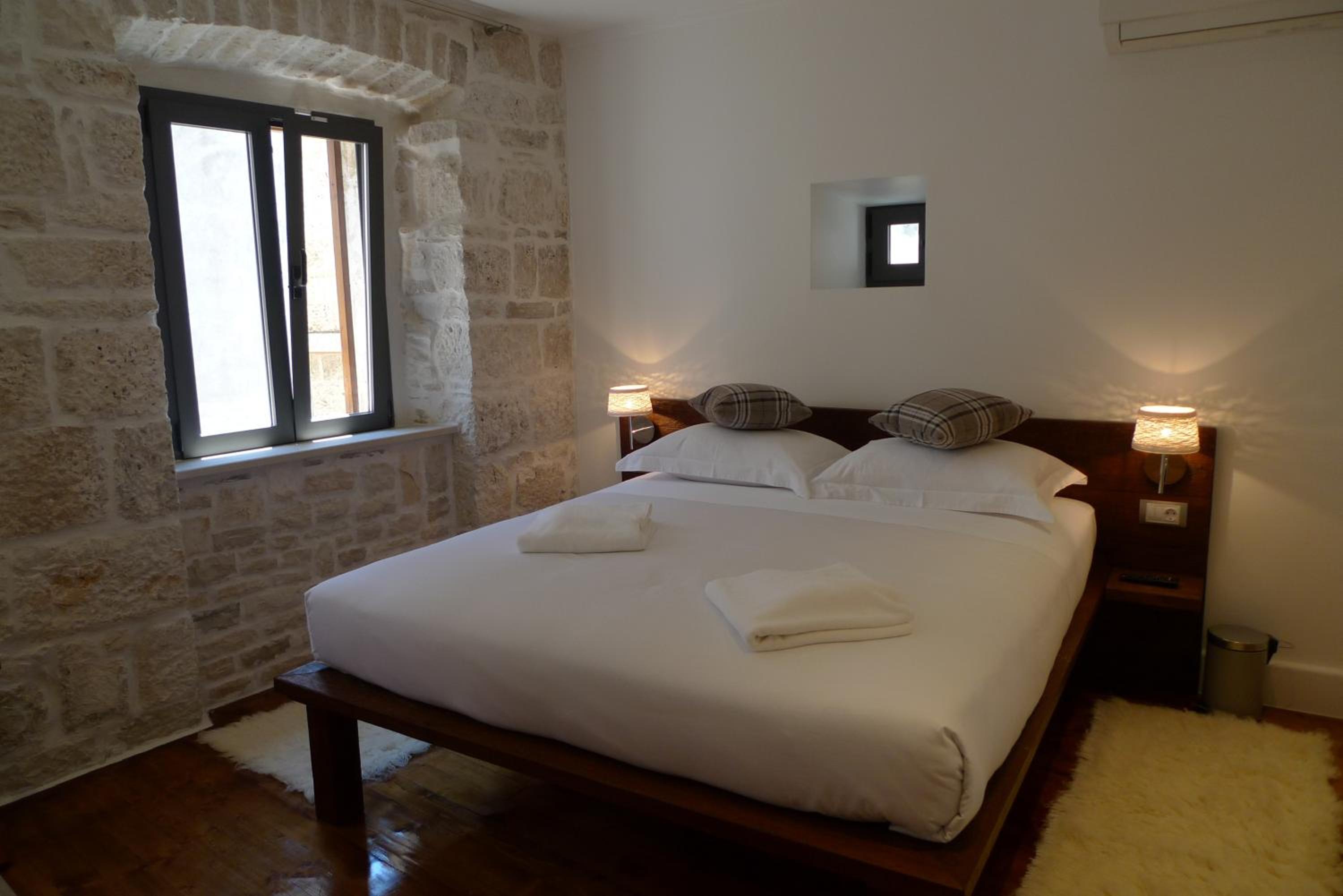 Double Room with Street View