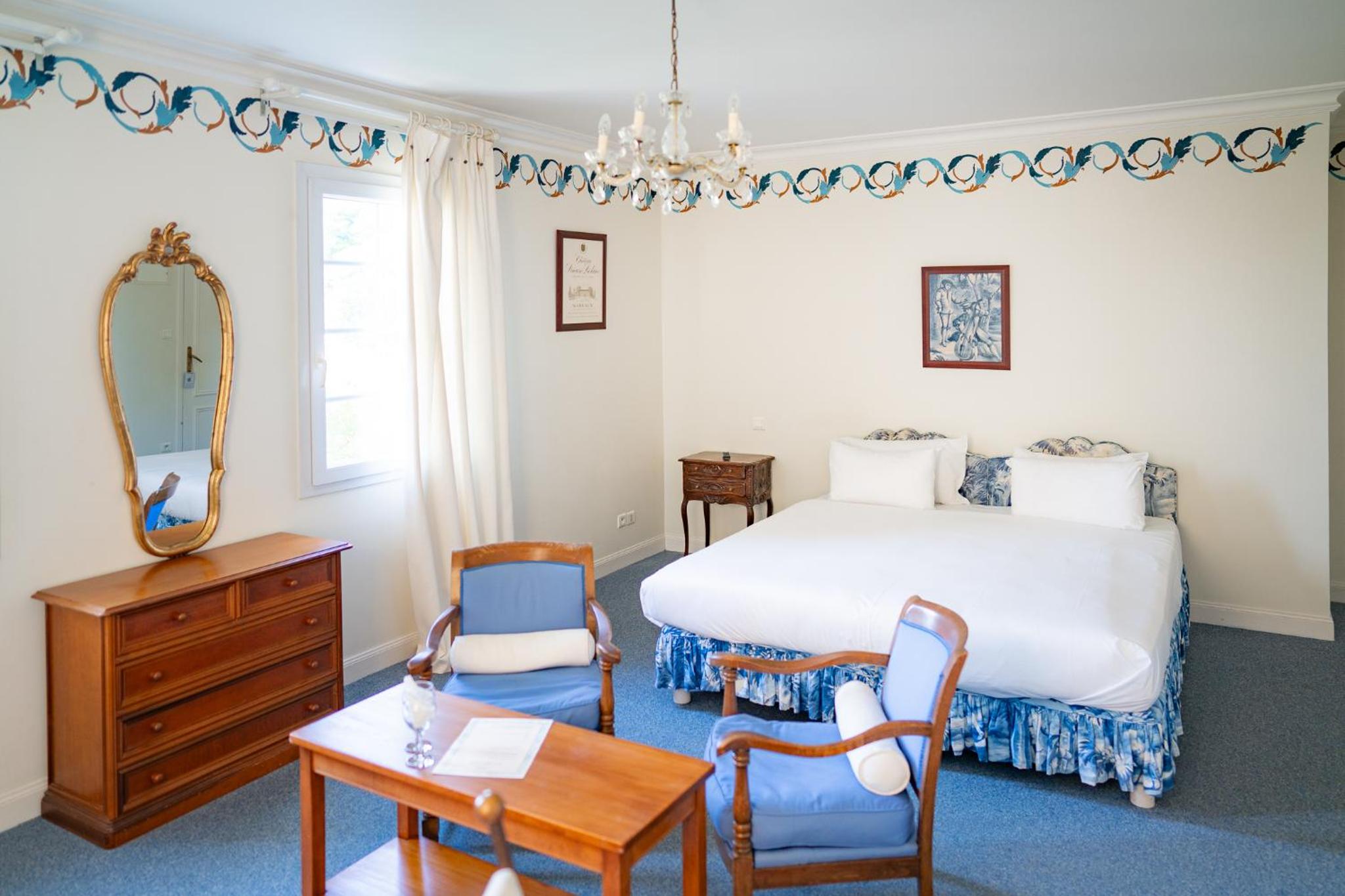 Superior room with courtyard view