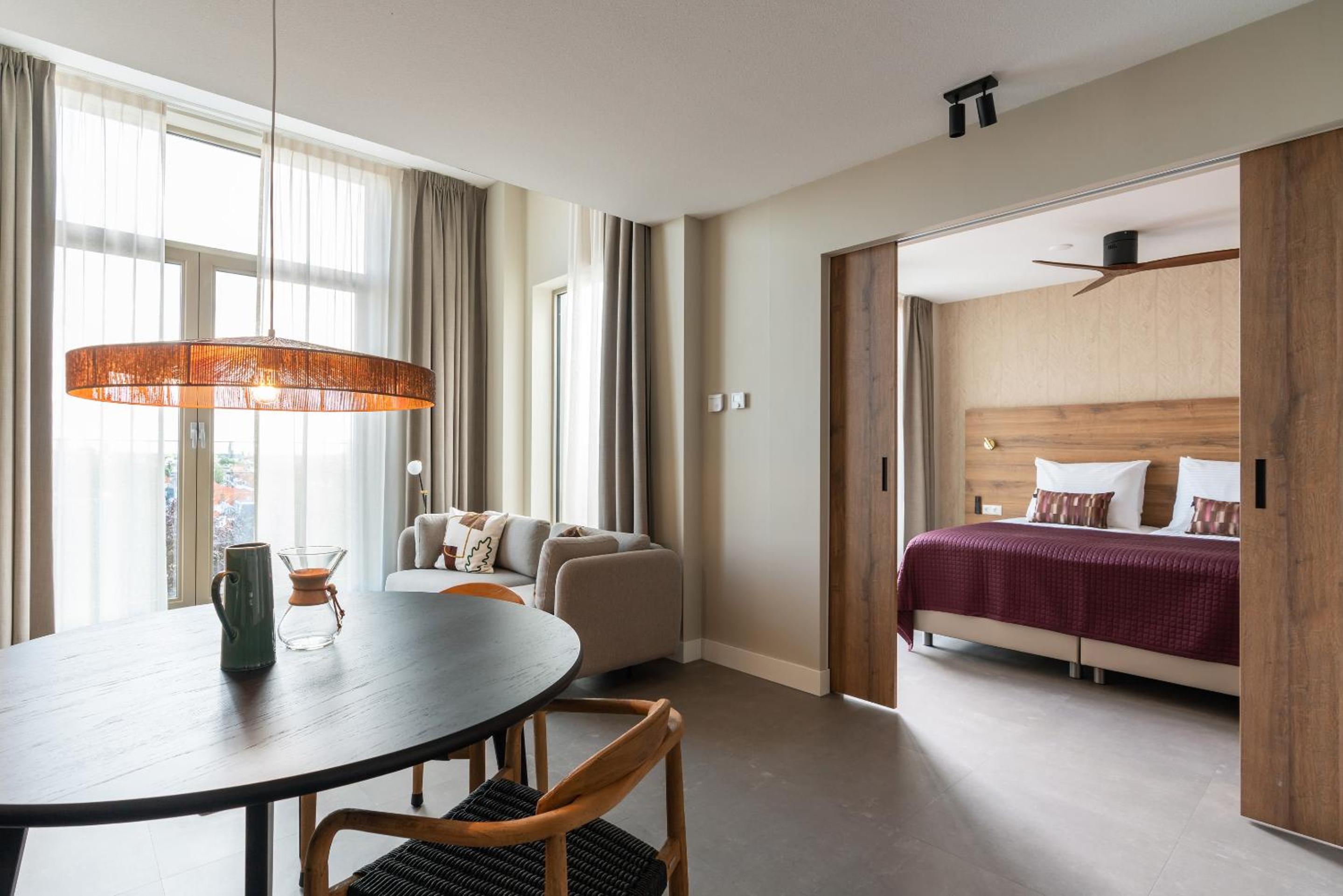 One-Bedroom Apartment with Balcony photo 1
