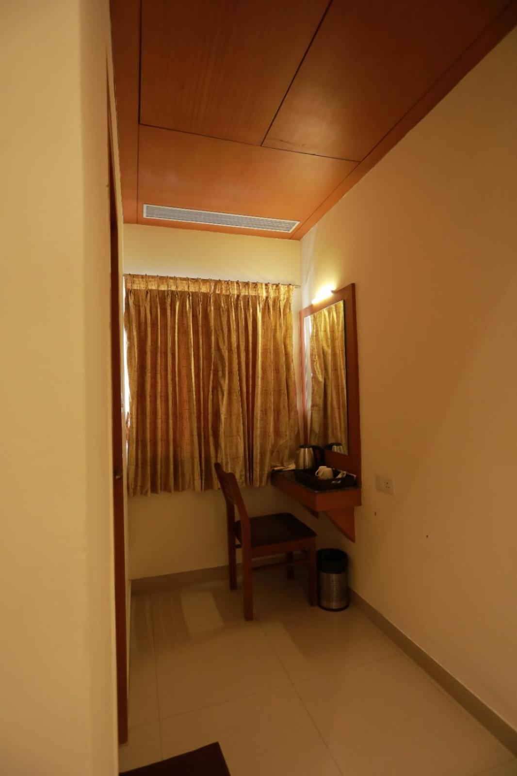 Suite - Photo 5