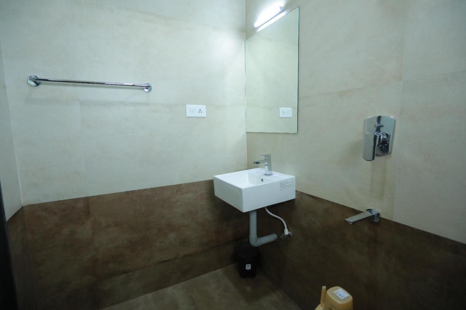 Suite - Photo 3