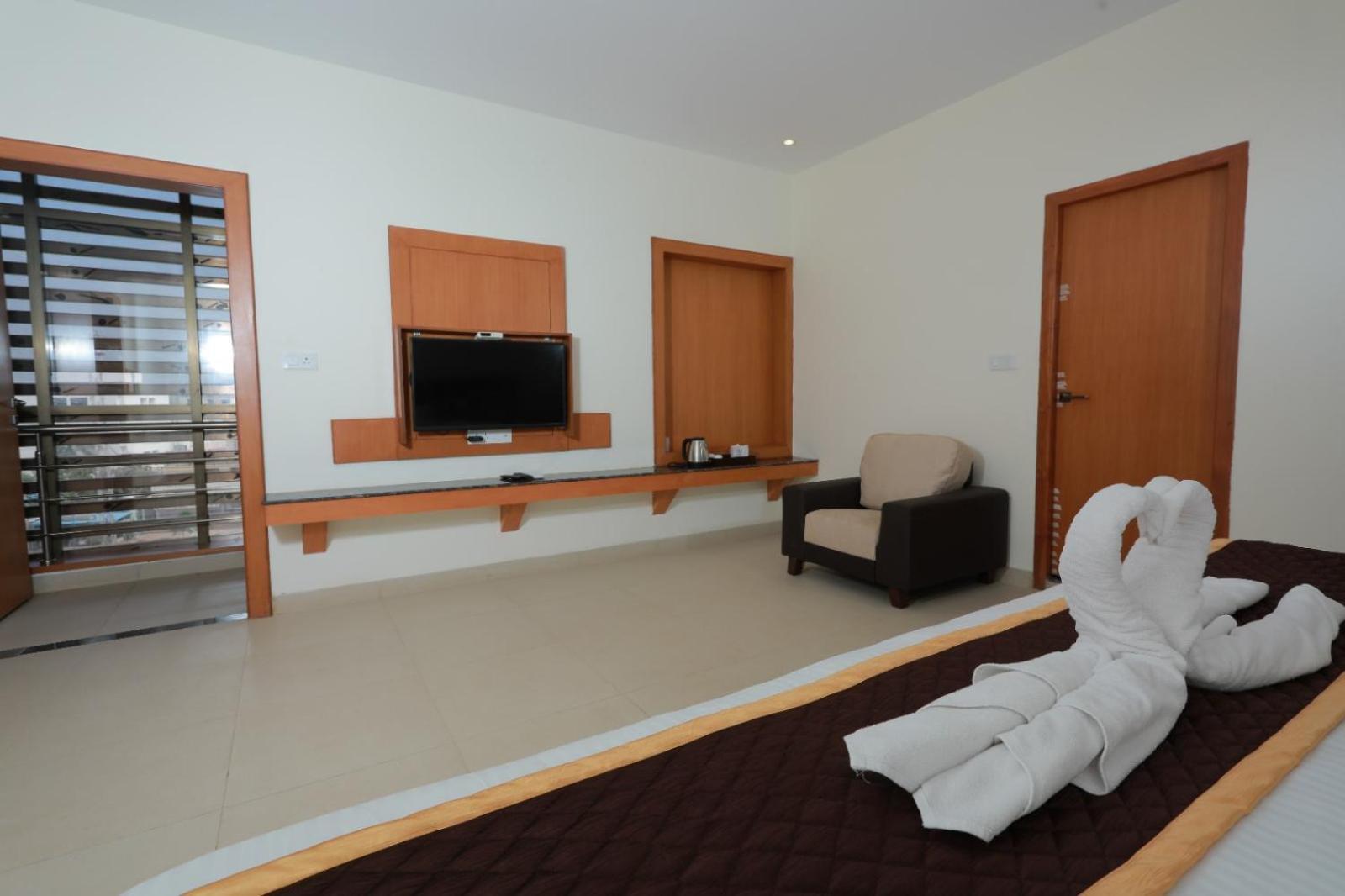 Suite - Photo 6