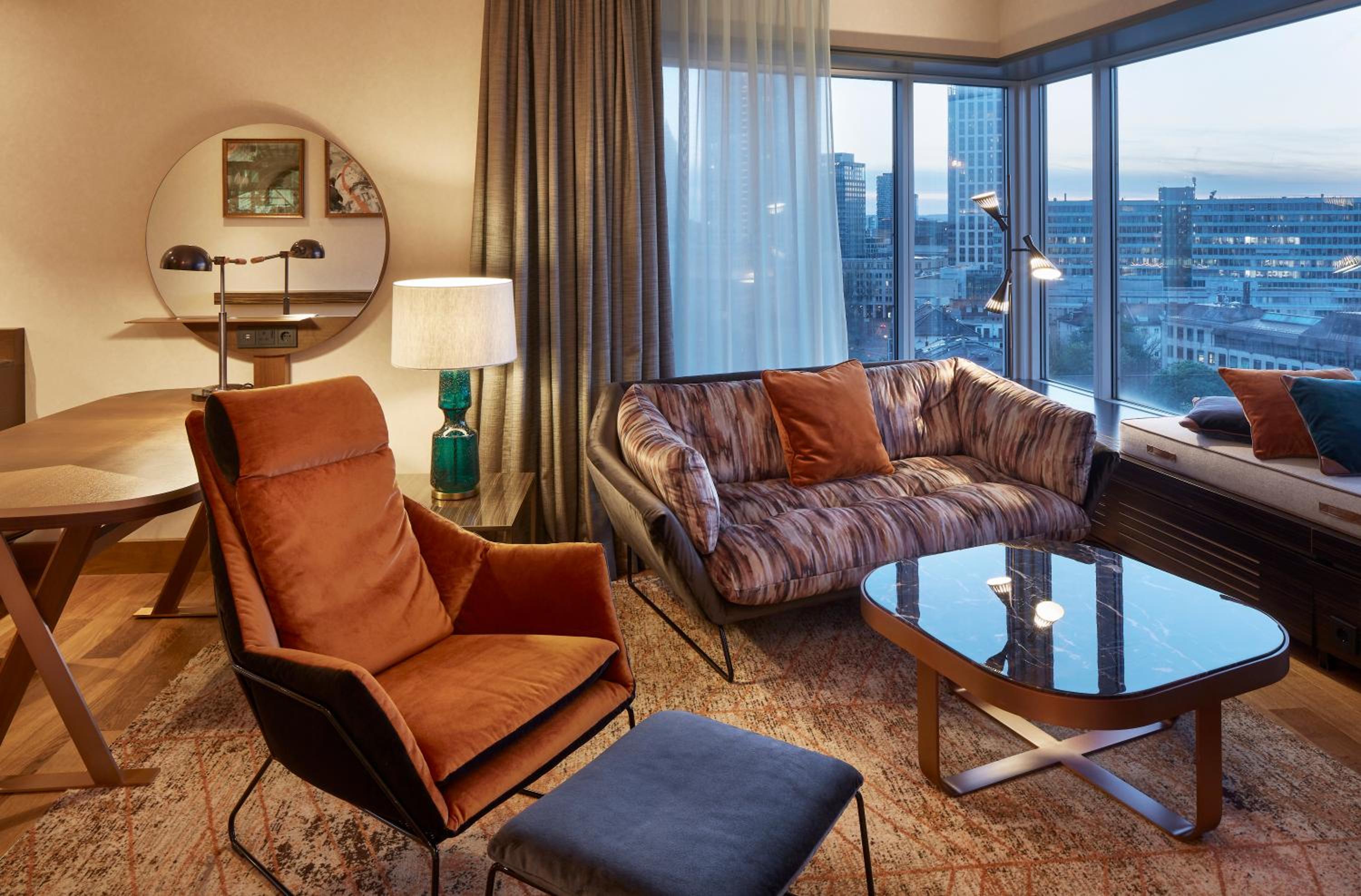 One-Bedroom Corner Suite