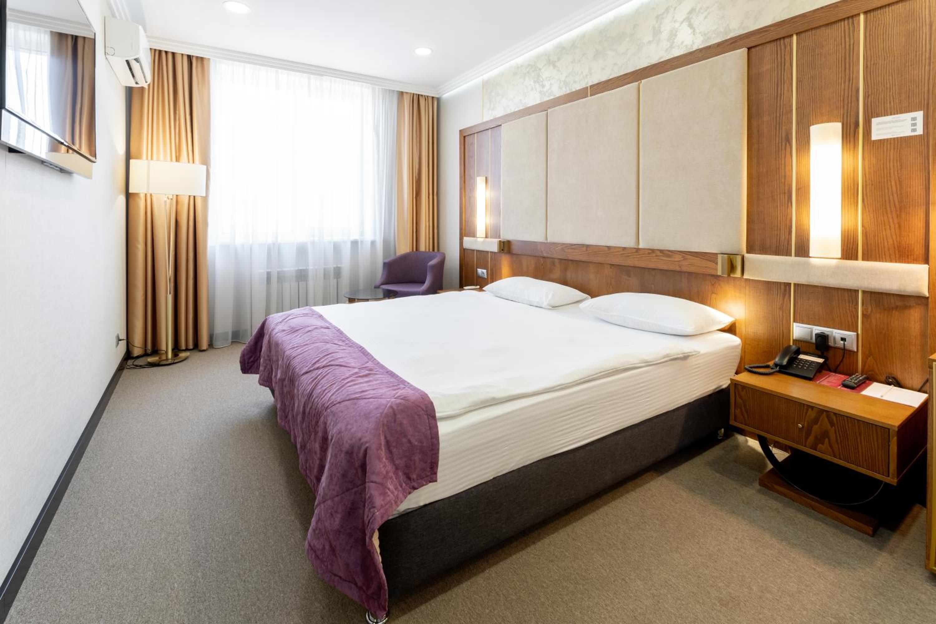 Double Room - Photo 9