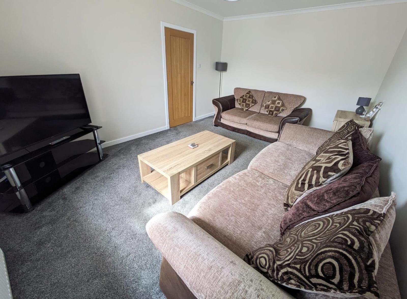 Two-Bedroom Apartment - Photo 16