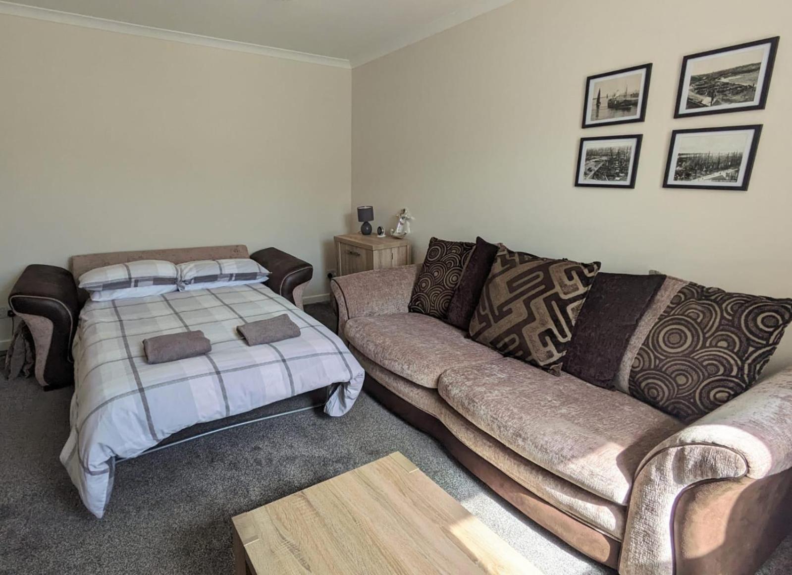 Two-Bedroom Apartment - Photo 17