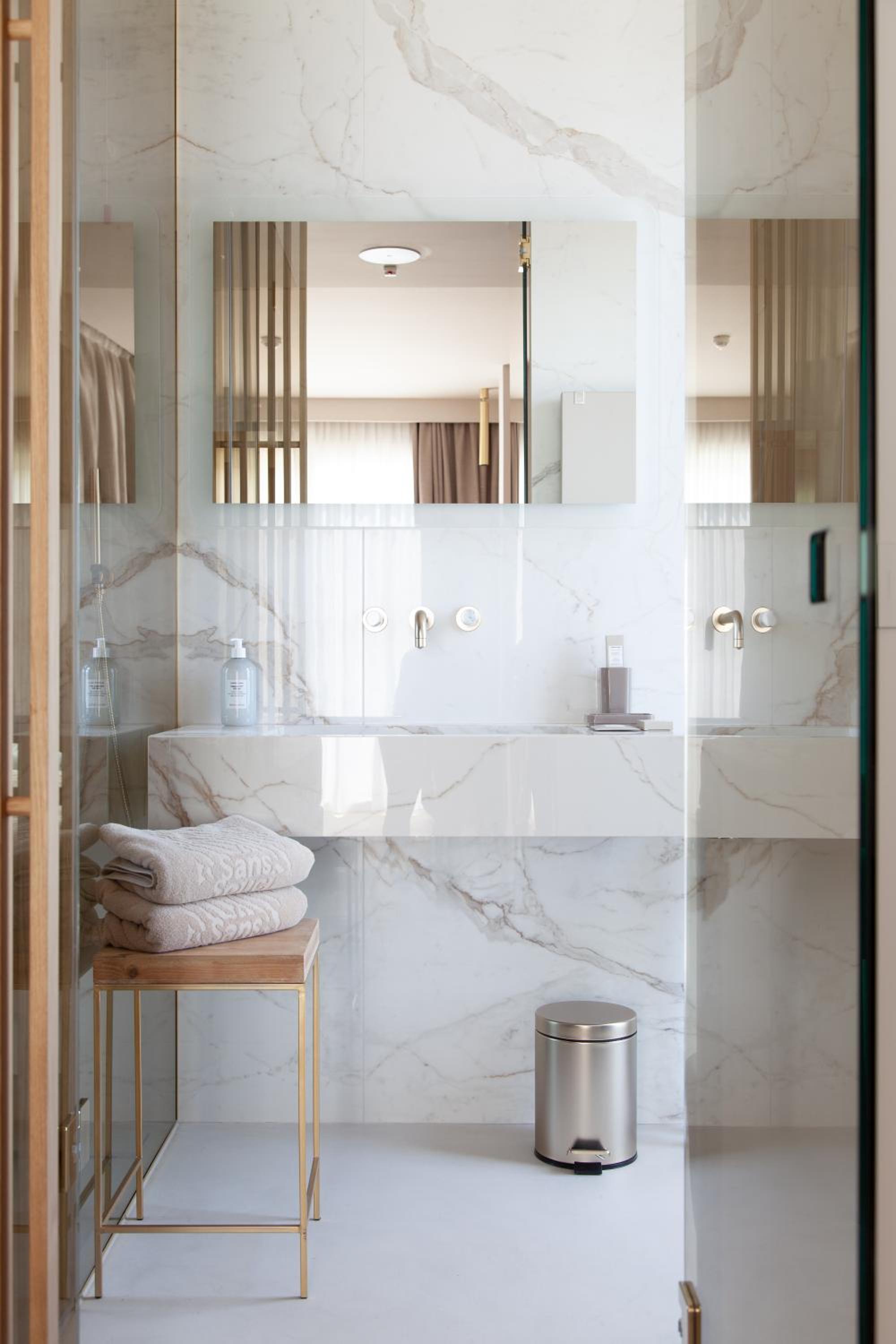 Junior Suite with Sea View - Photo 12