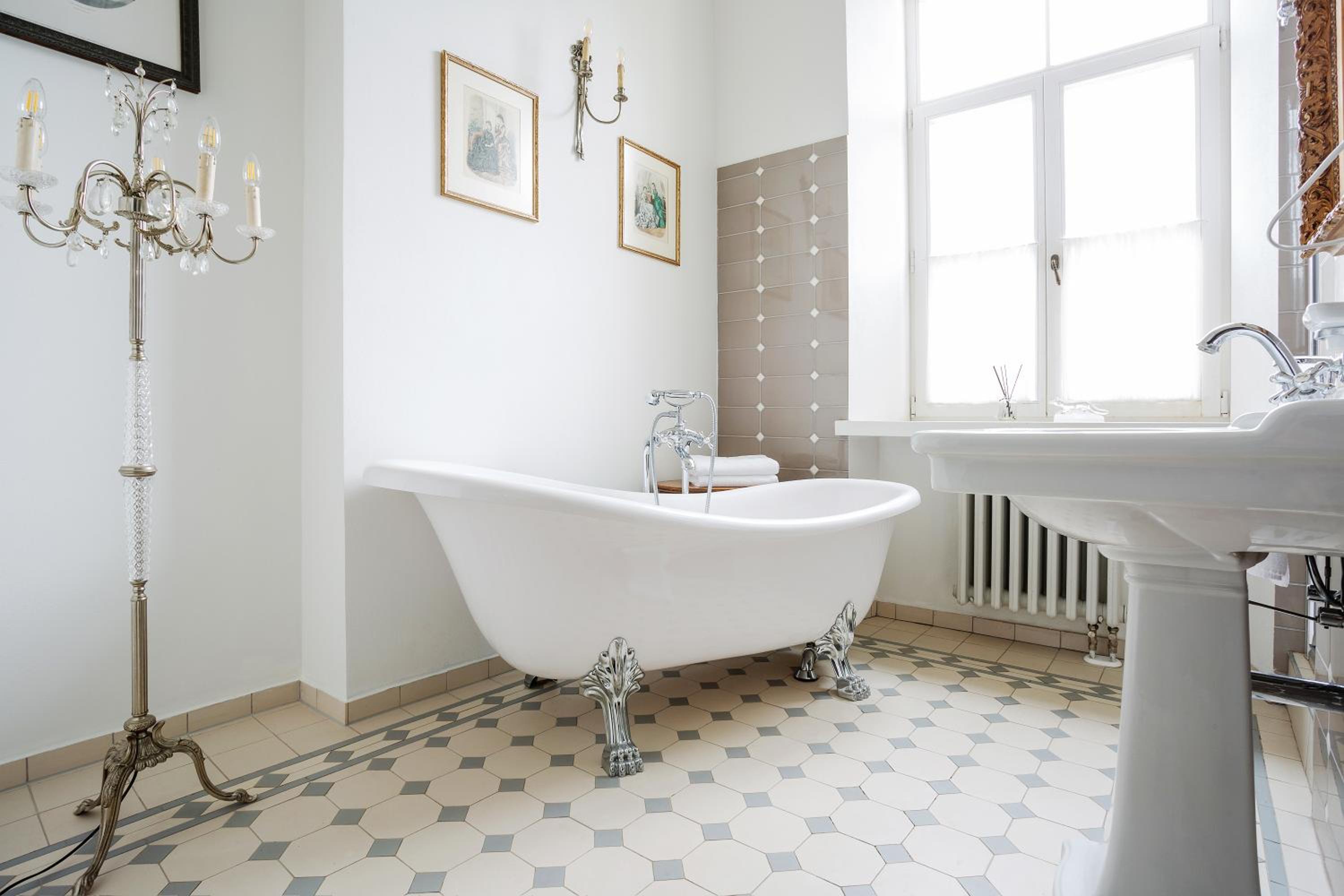Deluxe Double Room with Bath photo 3