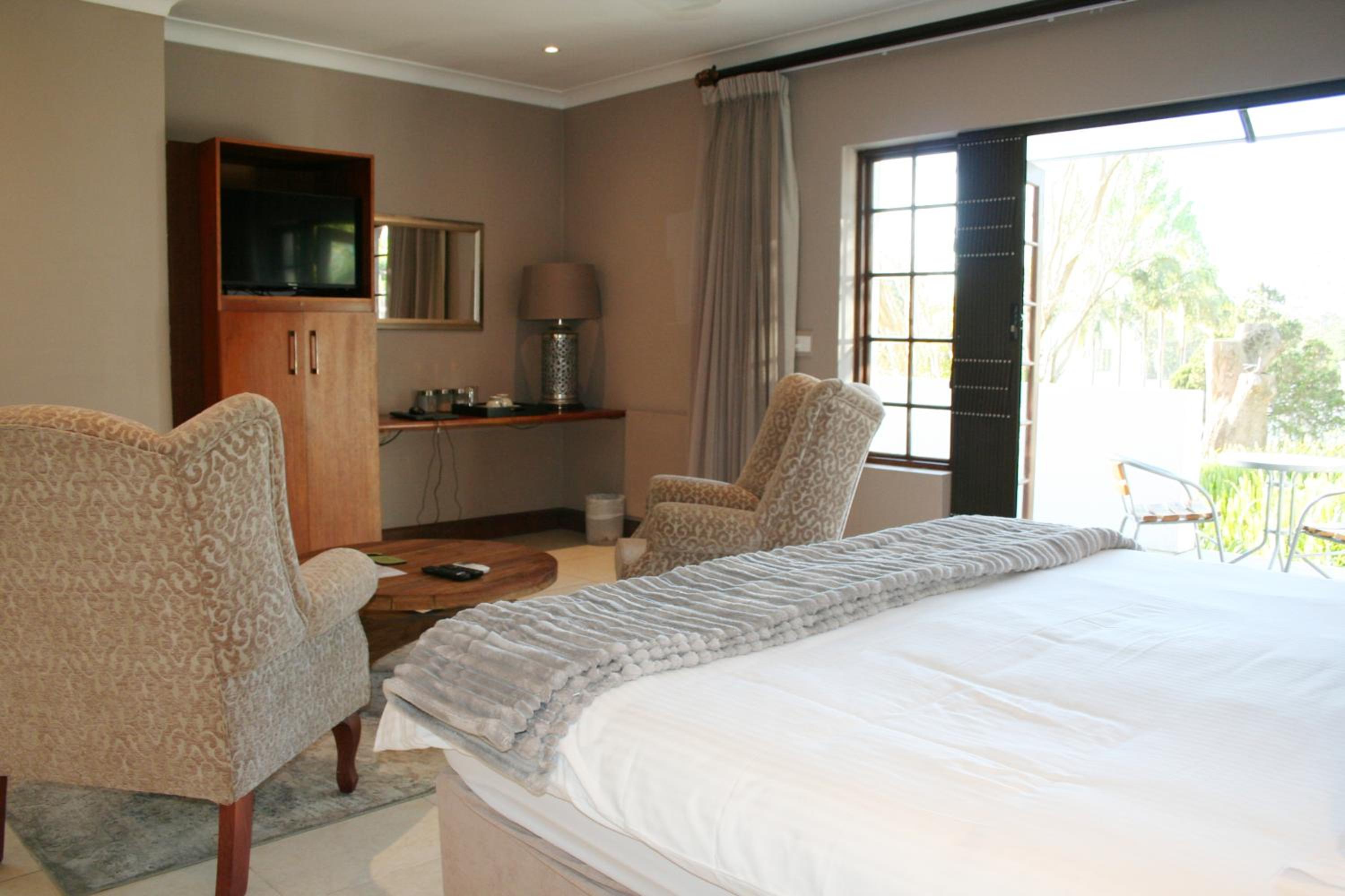 Executive Garden Suite photo 3