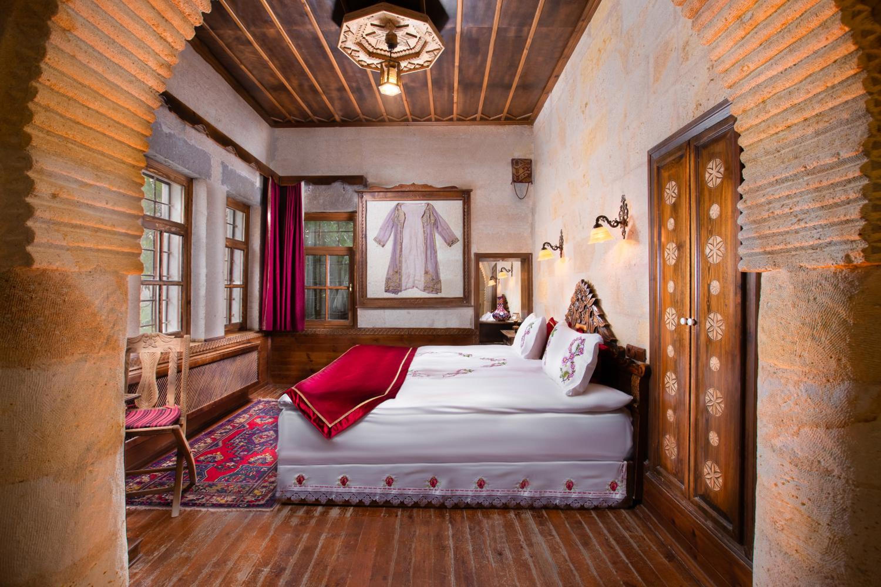 Deluxe Cave Room - Photo 24