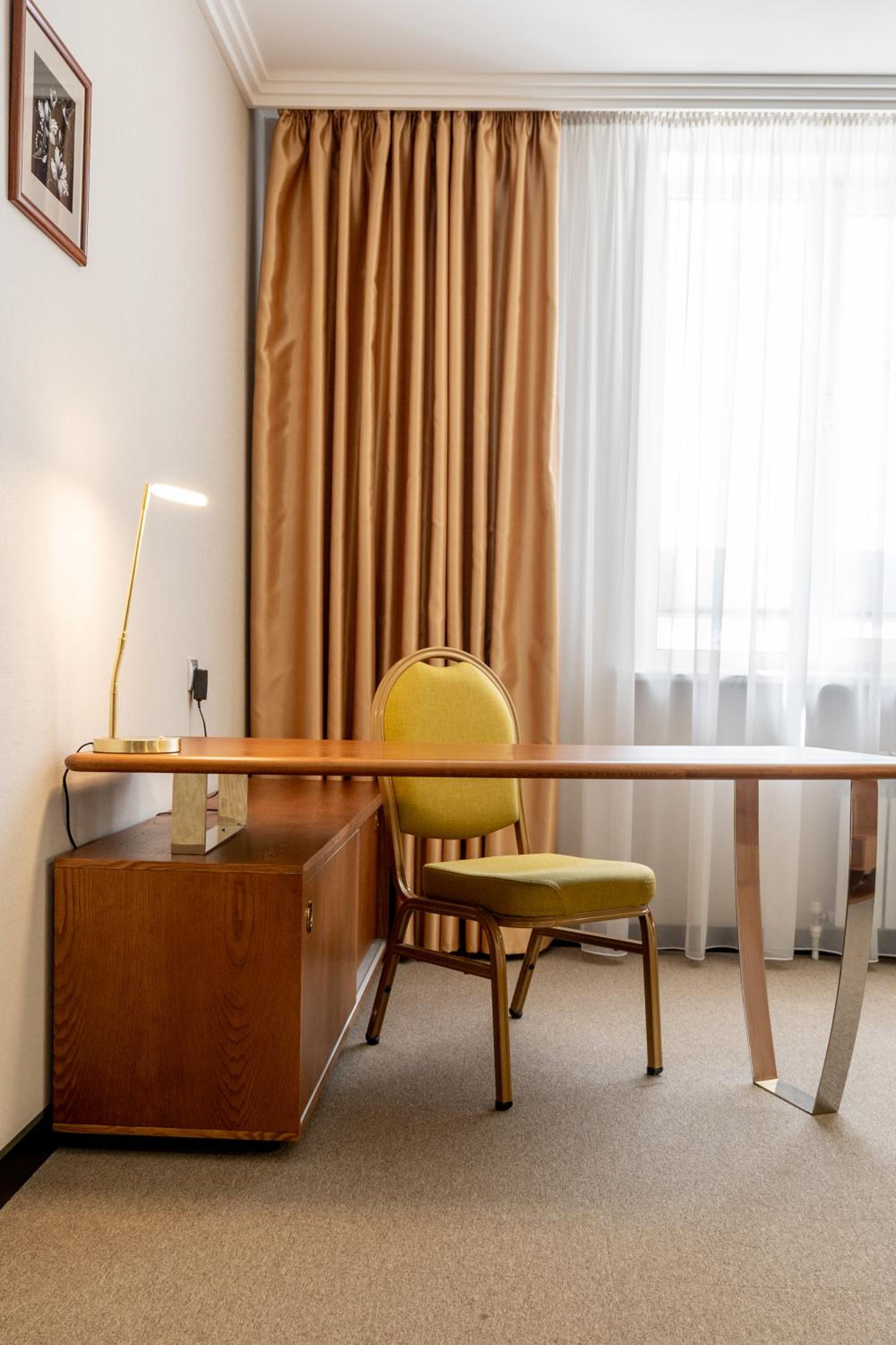Twin Room - Photo 7