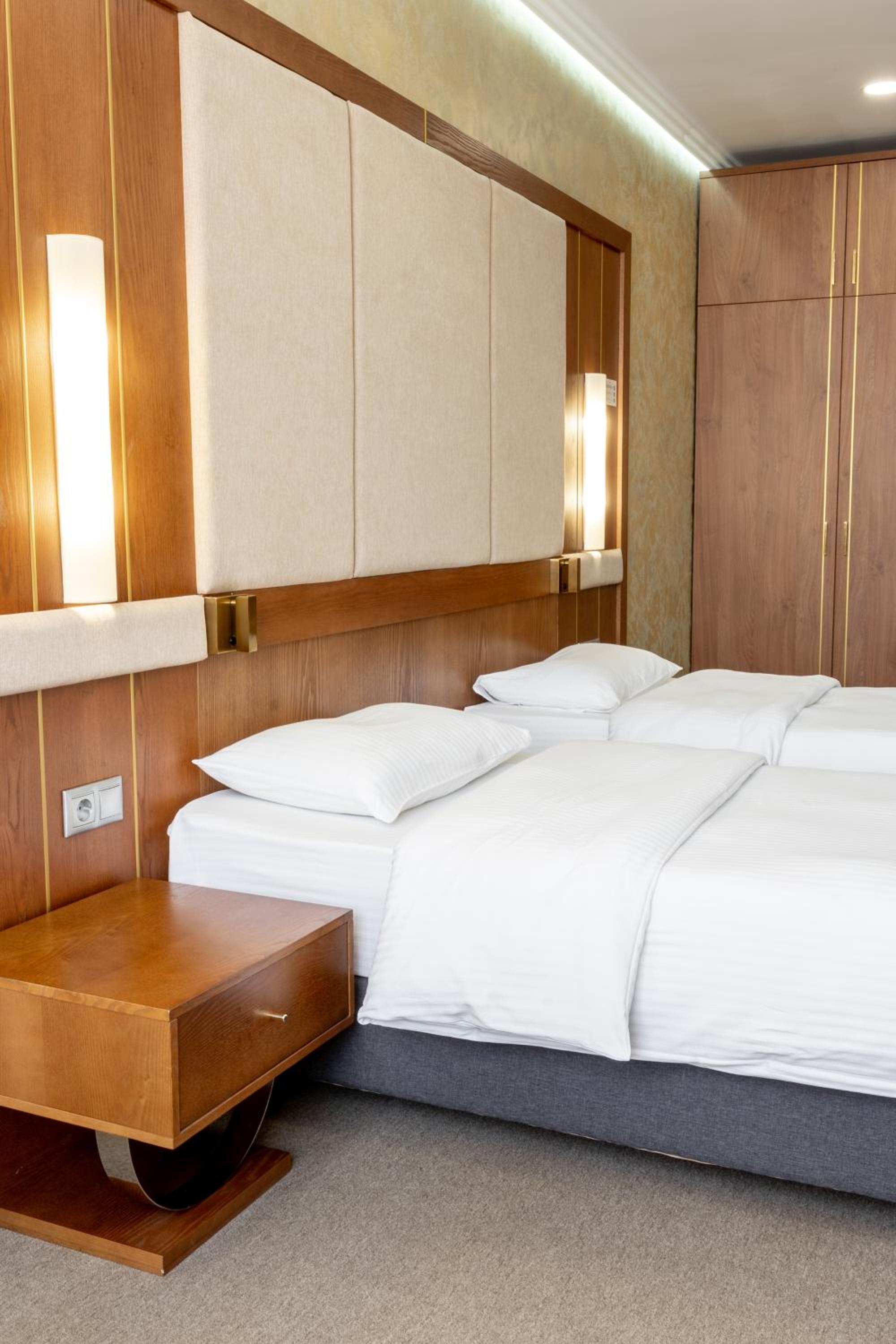 Twin Room - Photo 4