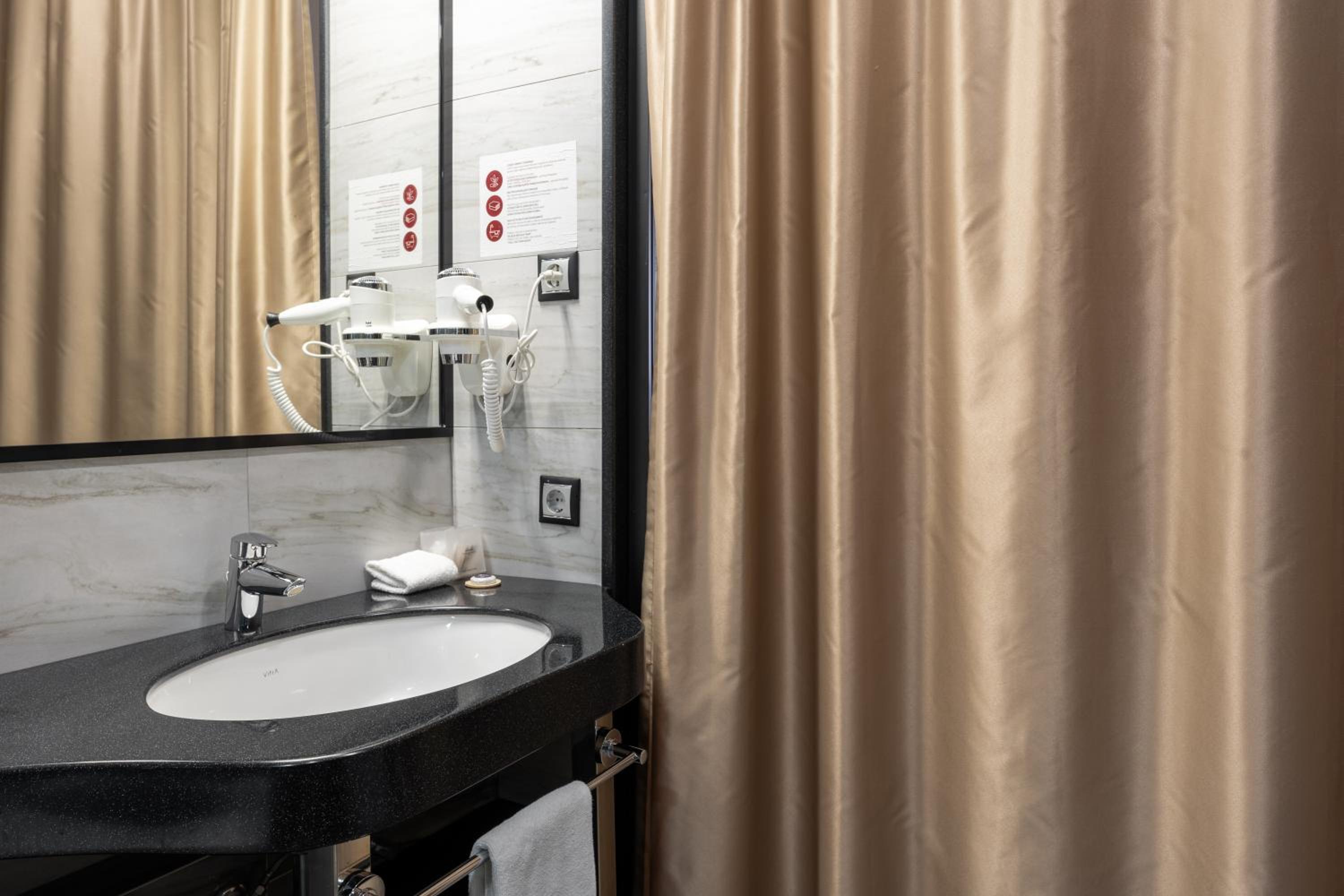 Superior Double Room - Photo 13