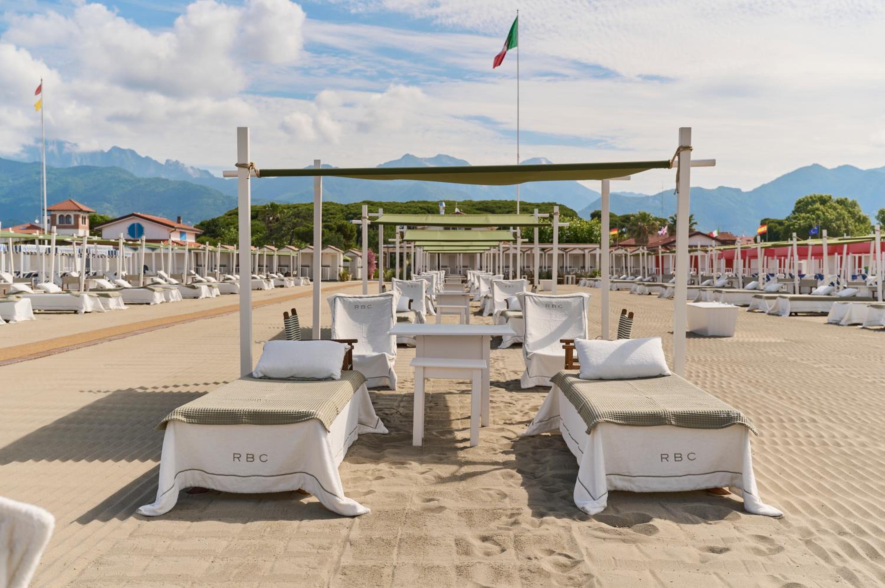 Deluxe Room with Gazebo at Remo Beach Club photo 3