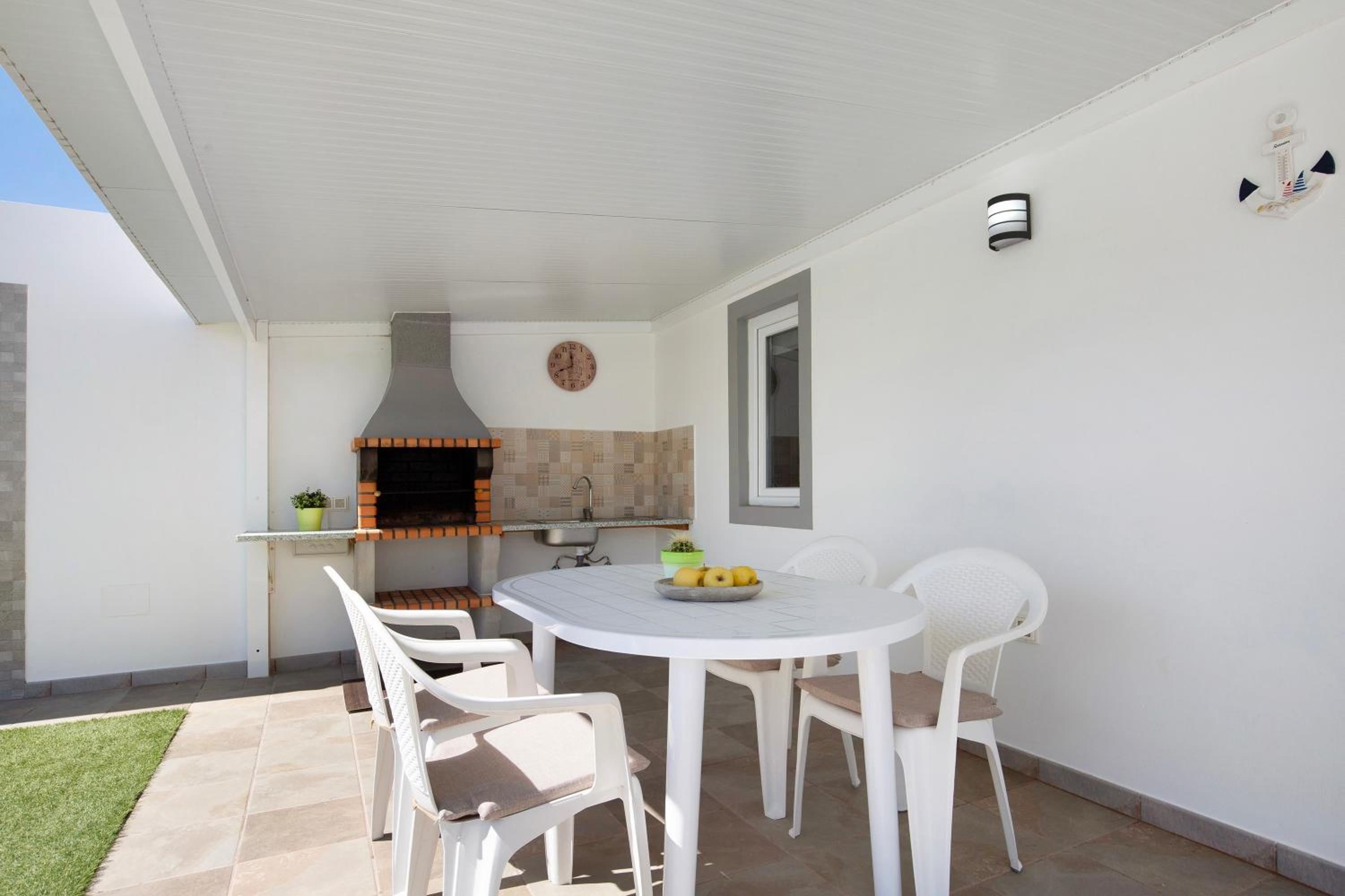 One-Bedroom House photo 2