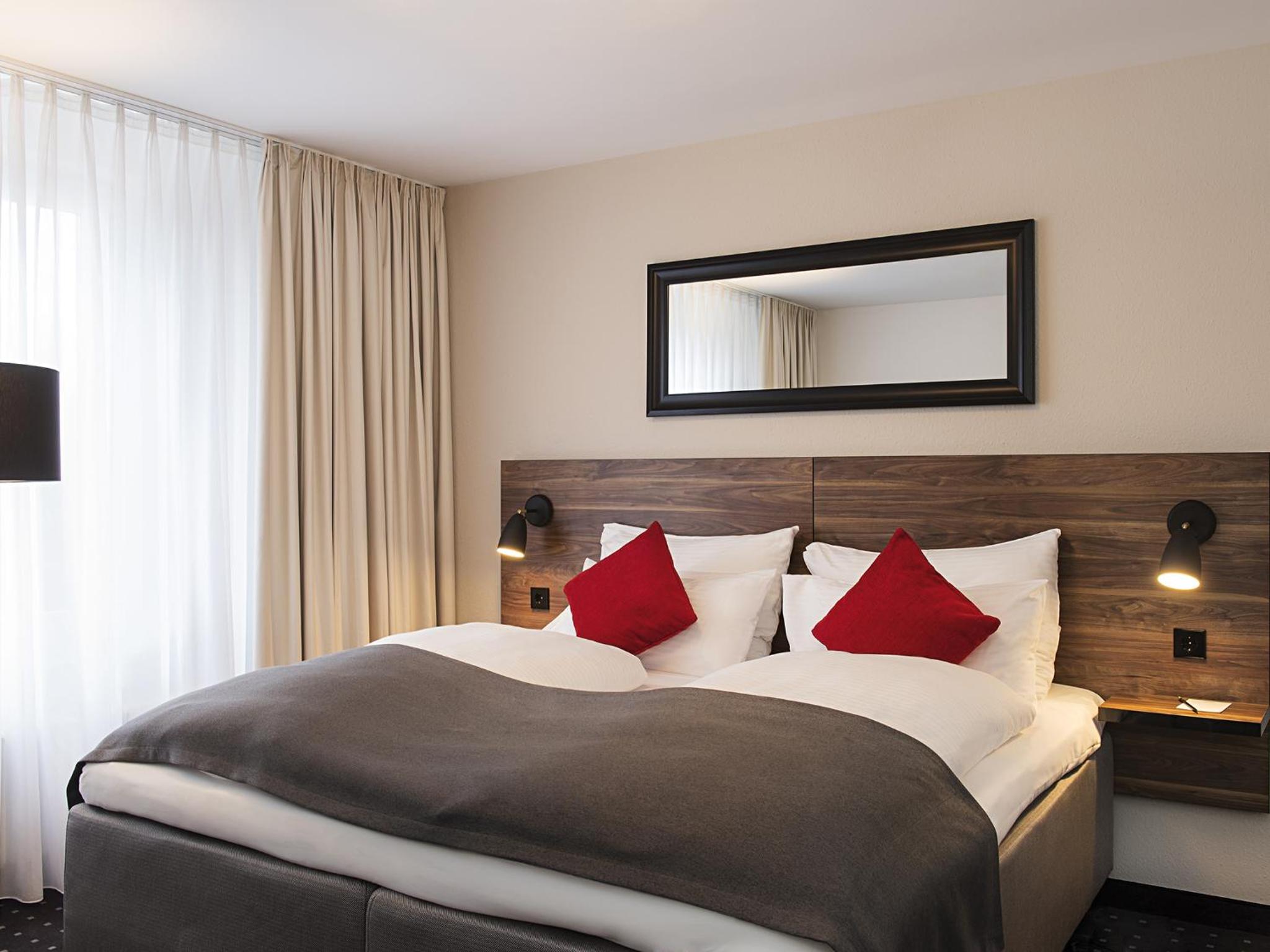Suite - Photo 1