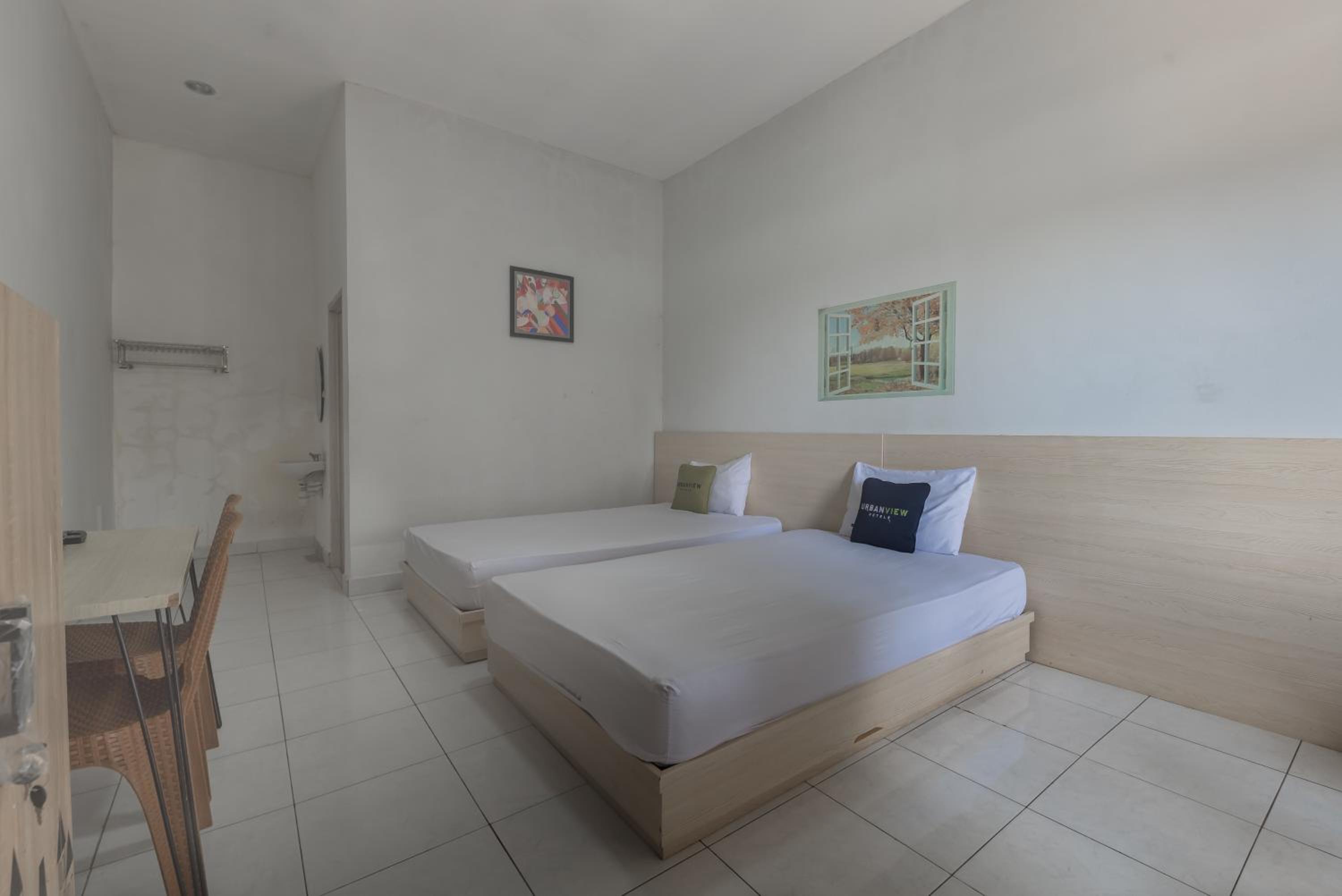 Twin Room - Photo 1