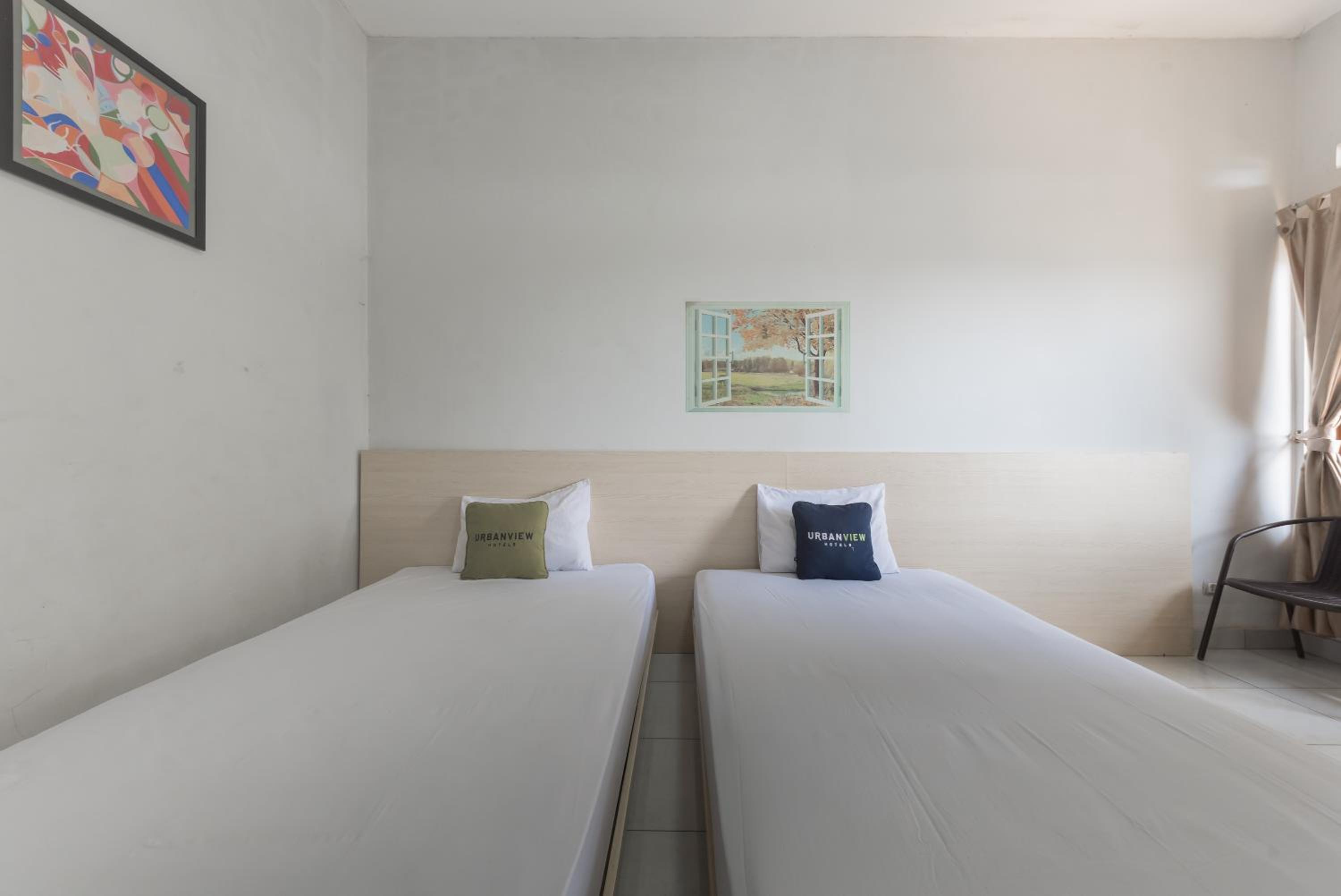 Twin Room - Photo 9
