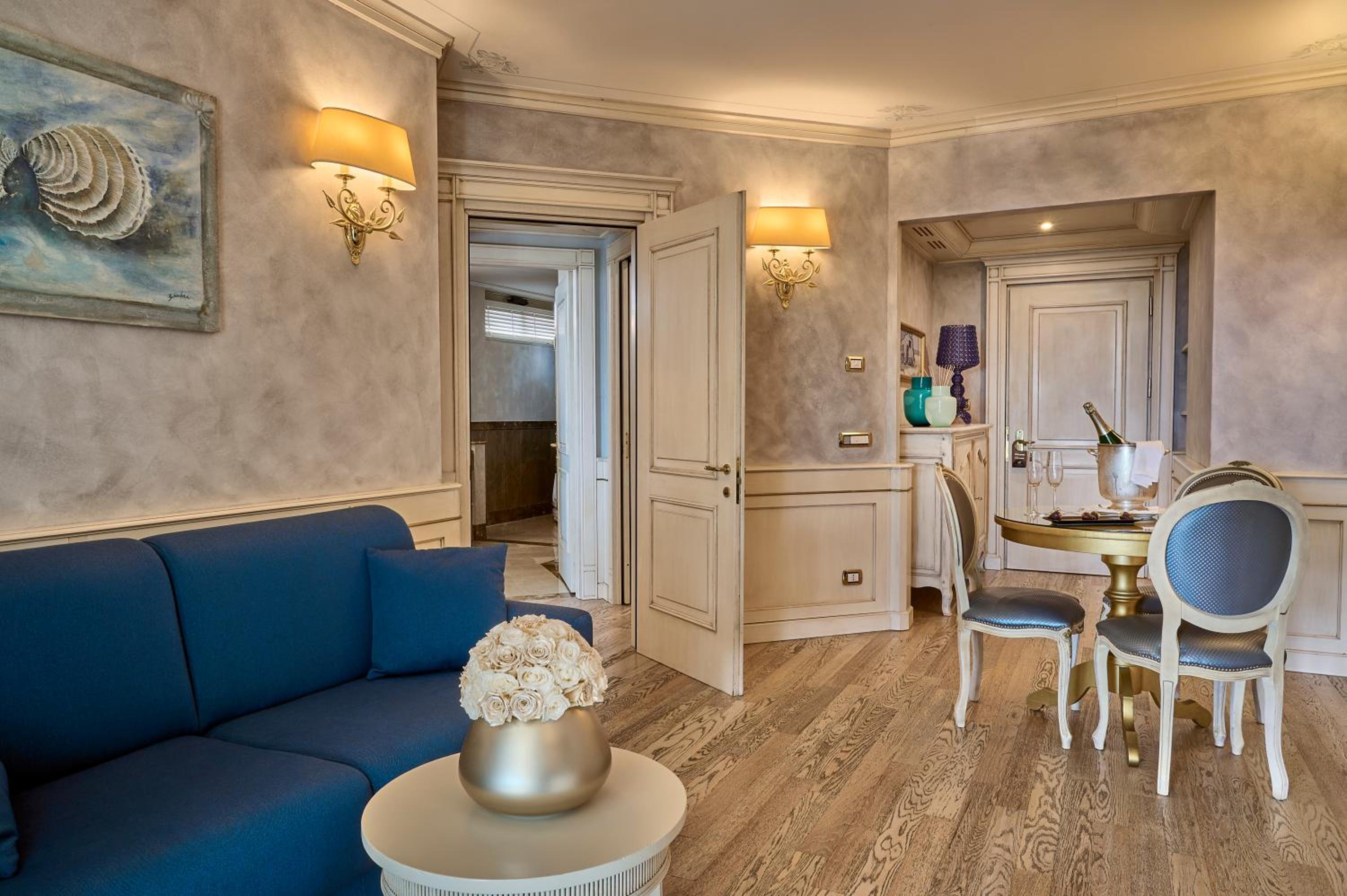 Suite - Photo 2