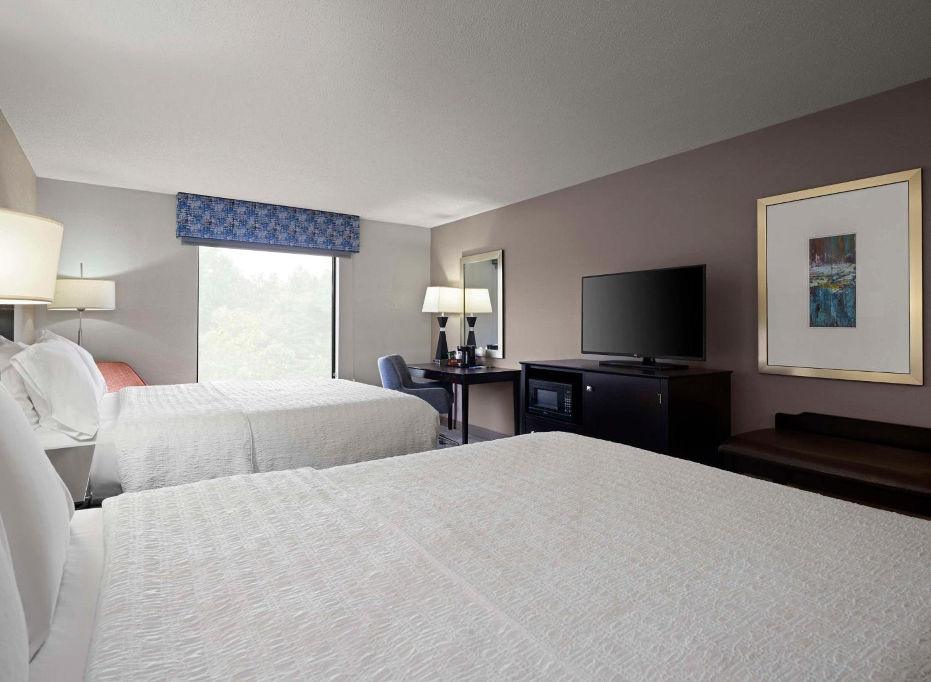 Room with Two Queen Beds - Non-Smoking - Photo 1