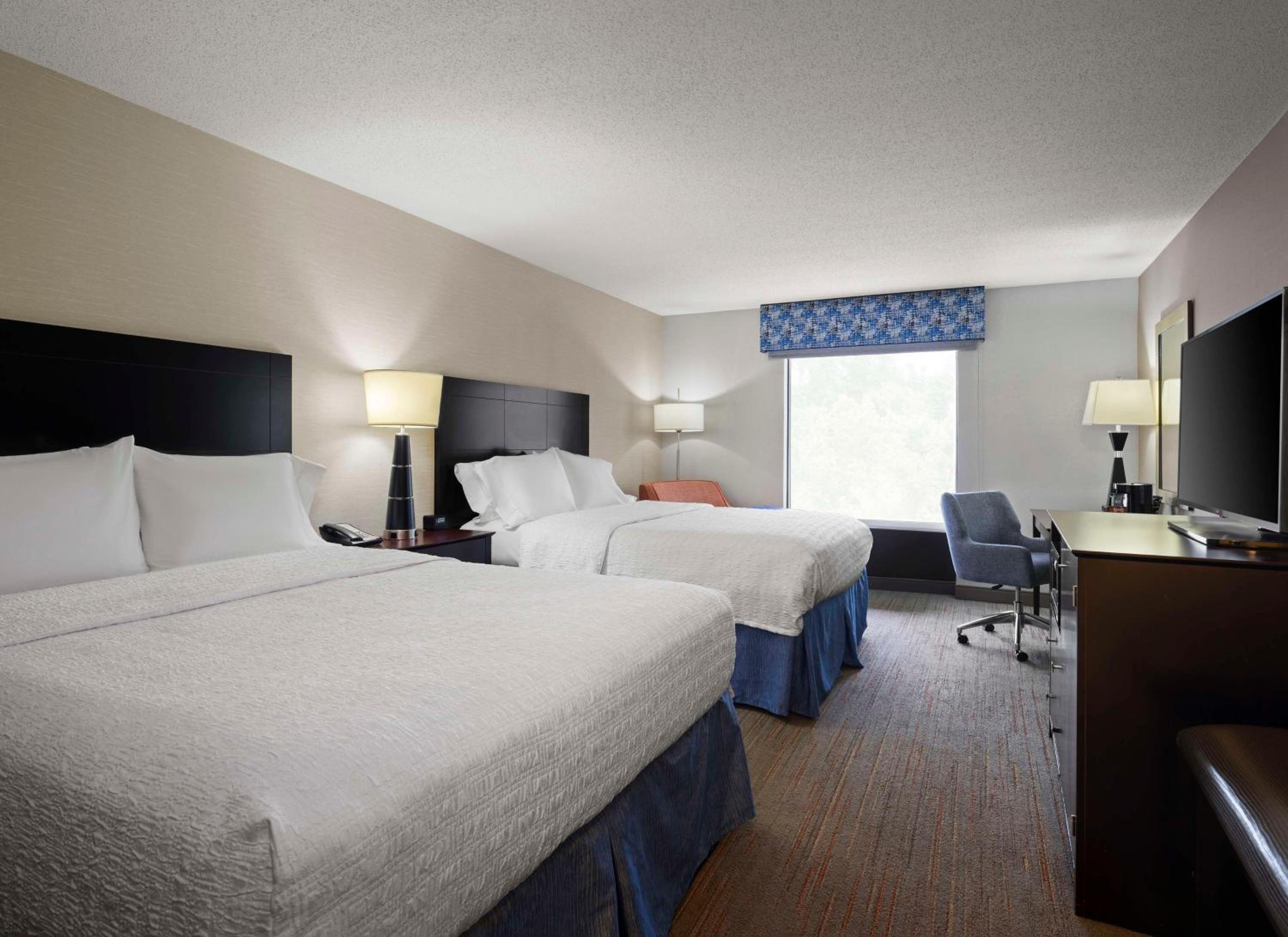 Room with Two Queen Beds - Non-Smoking - Photo 2