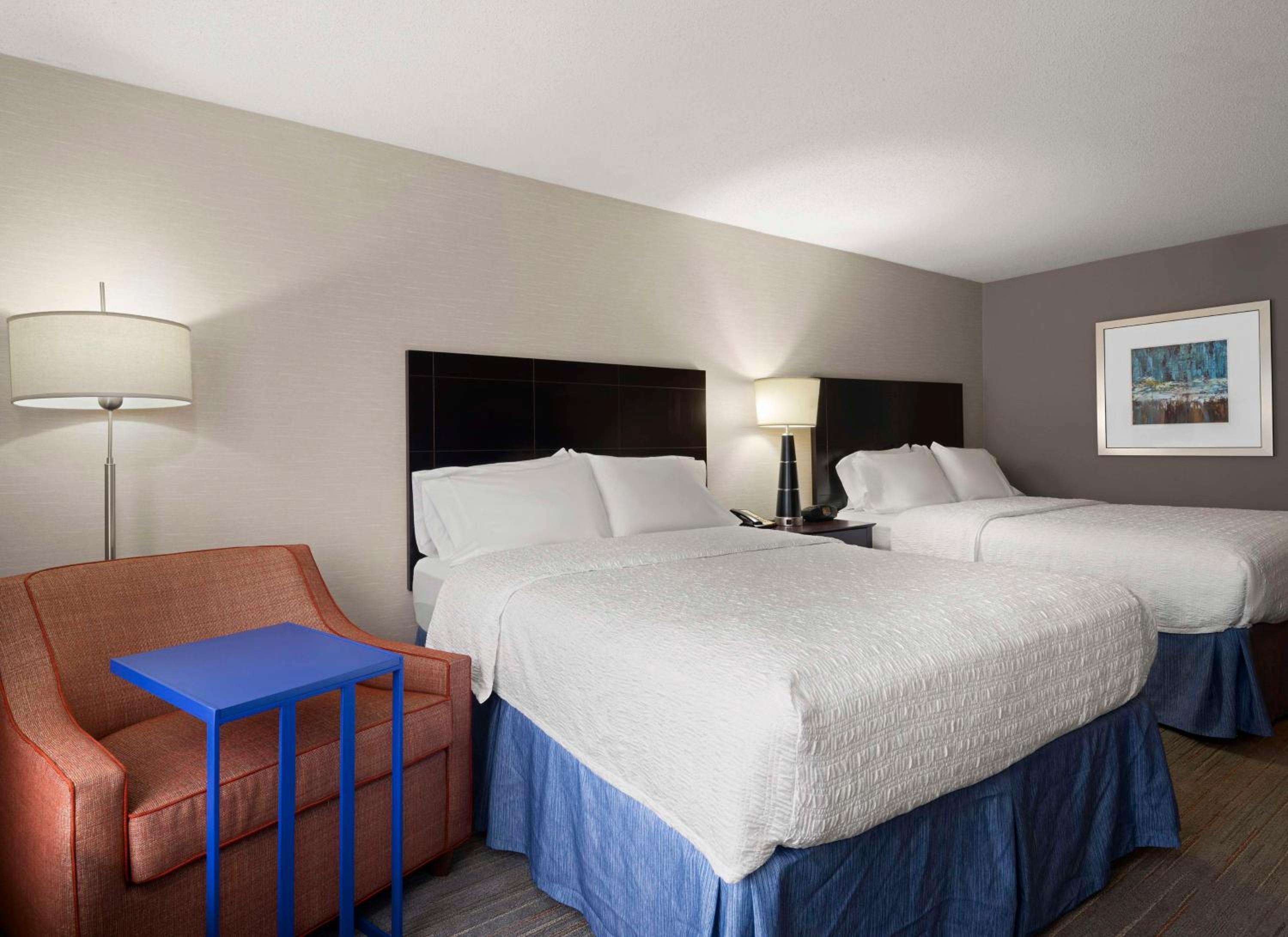 Queen Room with Two Queen Beds - Hearing Access/Non-Smoking - Photo 3