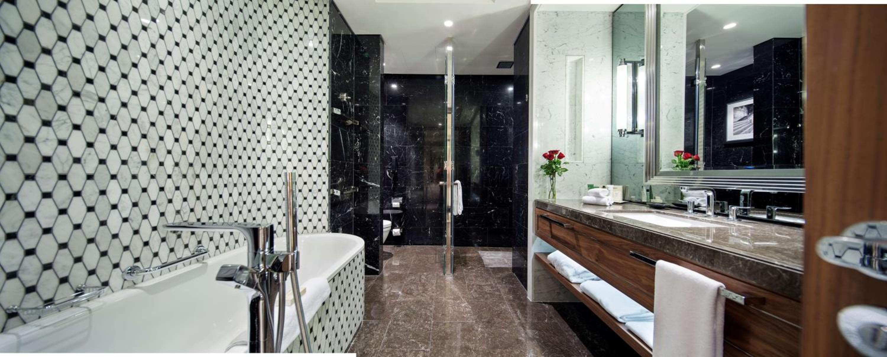 King Taksim Suite with Sea View