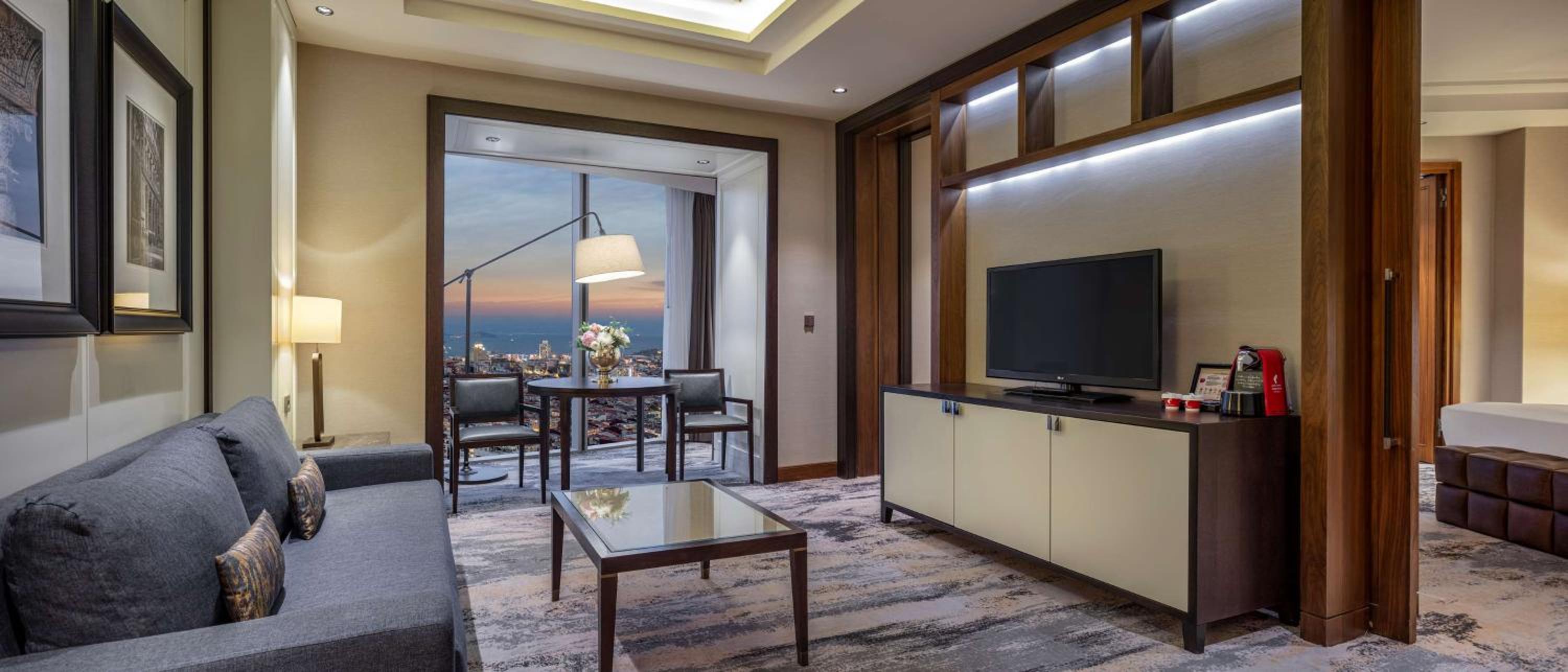 King Taksim Suite with Sea View