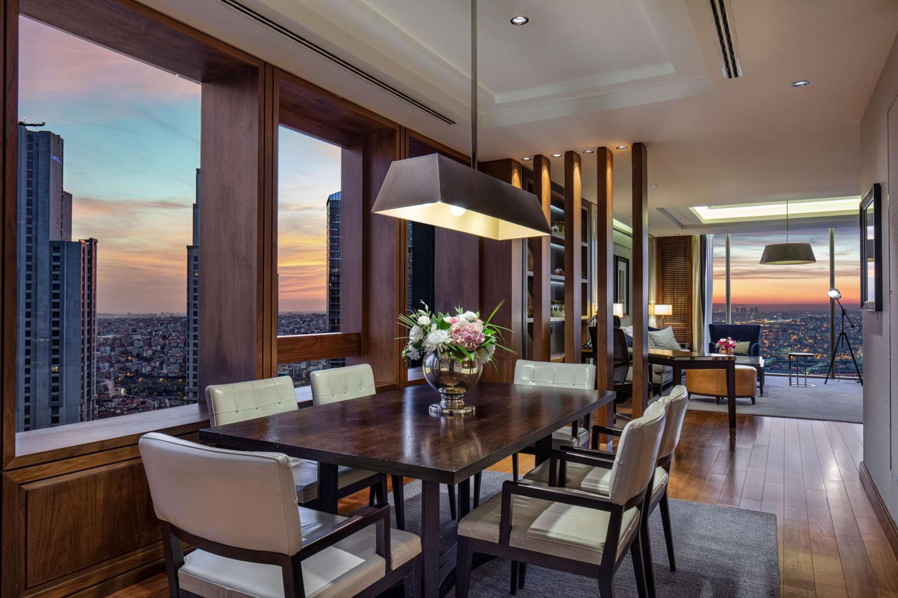 King Bomonti Suite with Sea View and Lounge Access