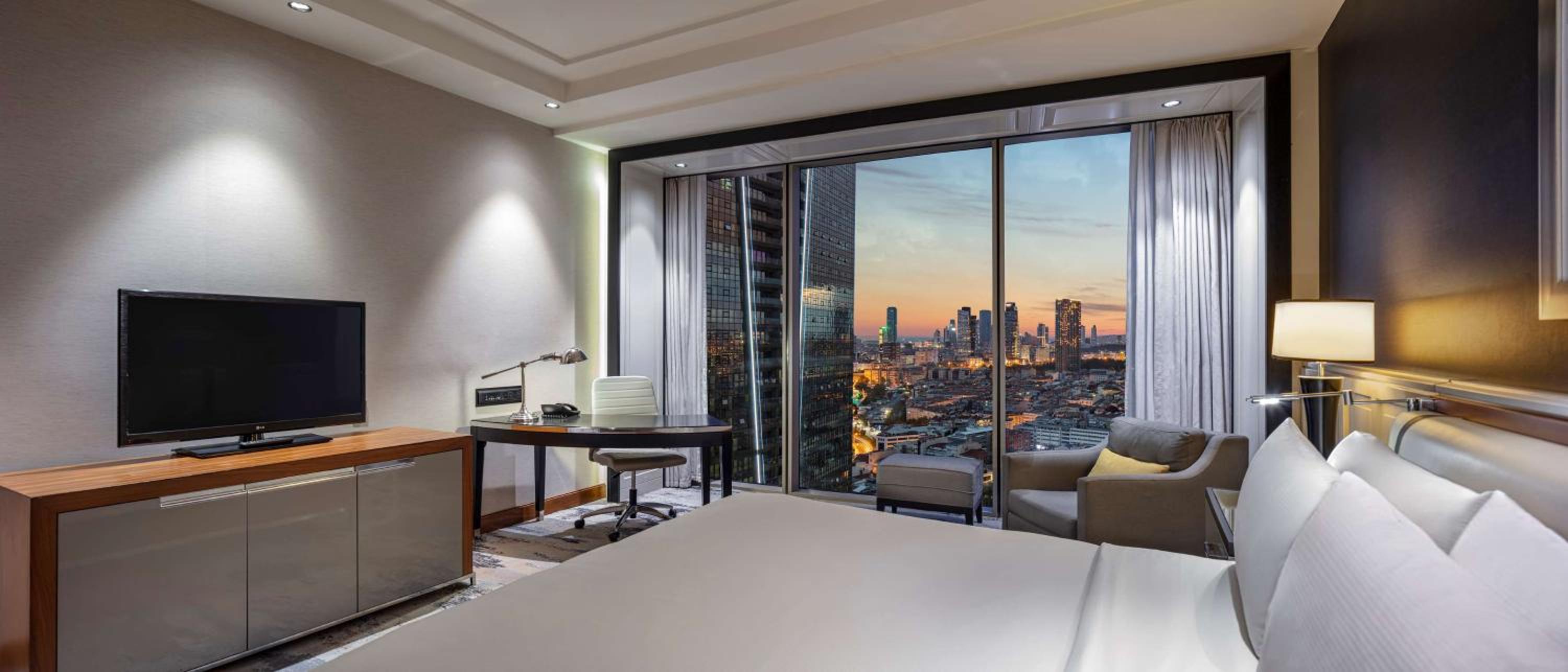 Deluxe King Room with Sea View thumbnail 6
