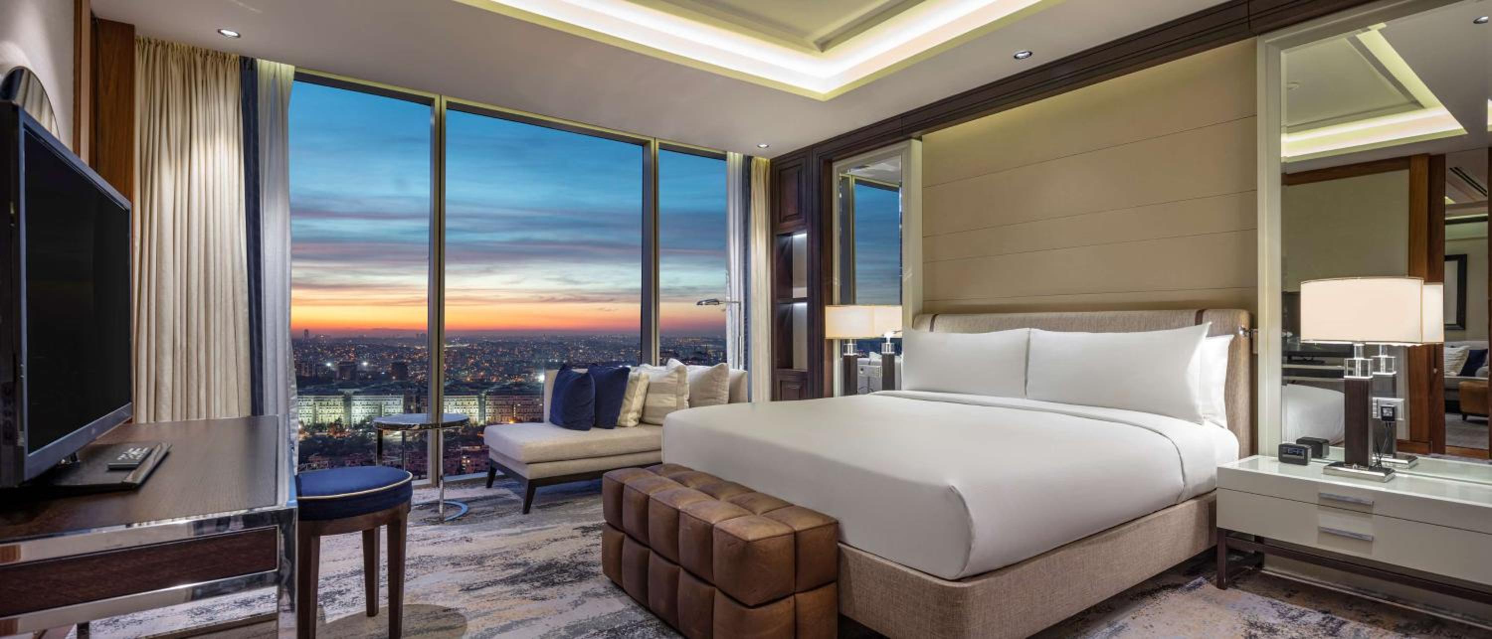 King Bomonti Suite with Sea View and Lounge Access