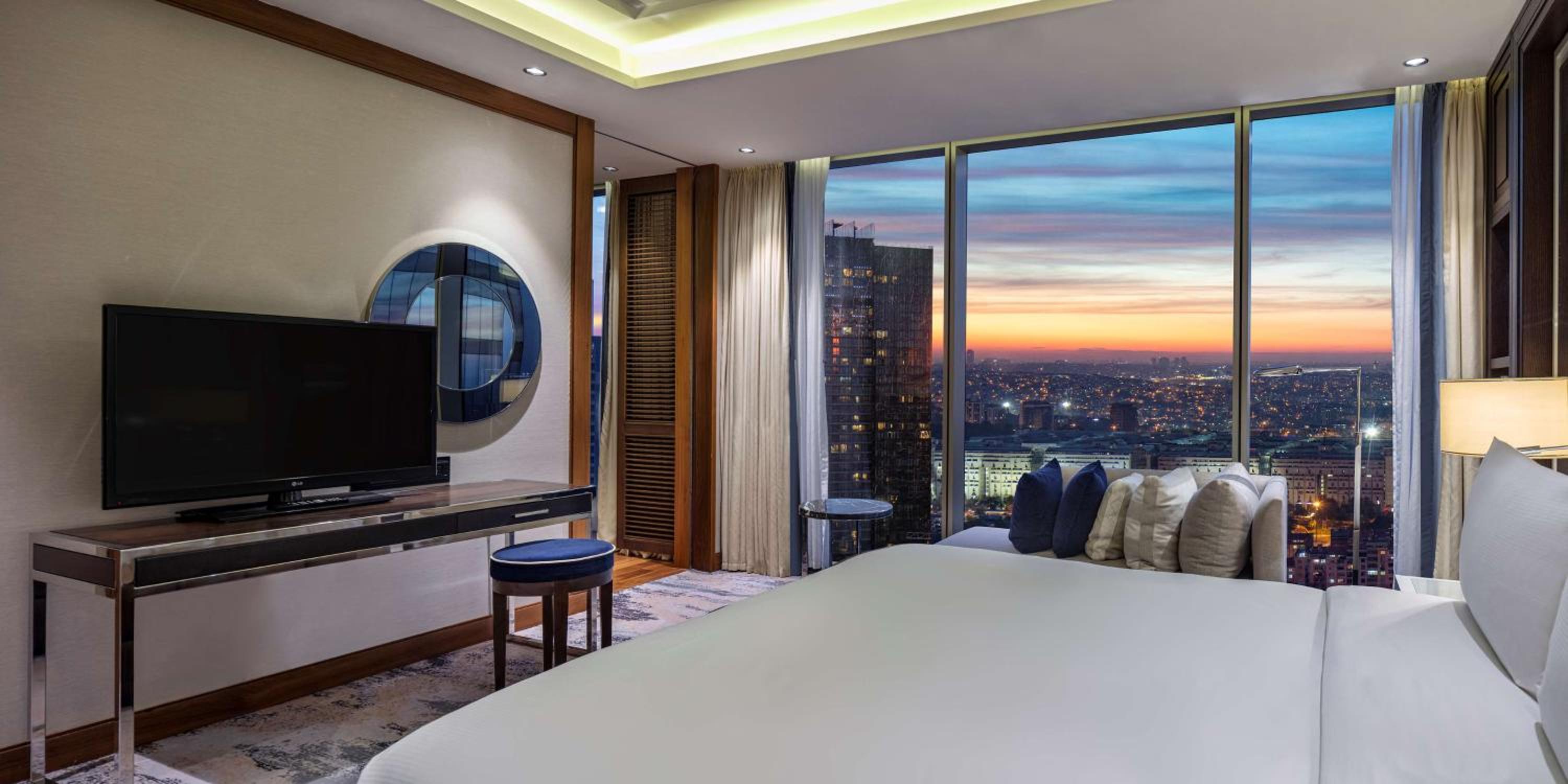 King Bomonti Suite with Sea View and Lounge Access
