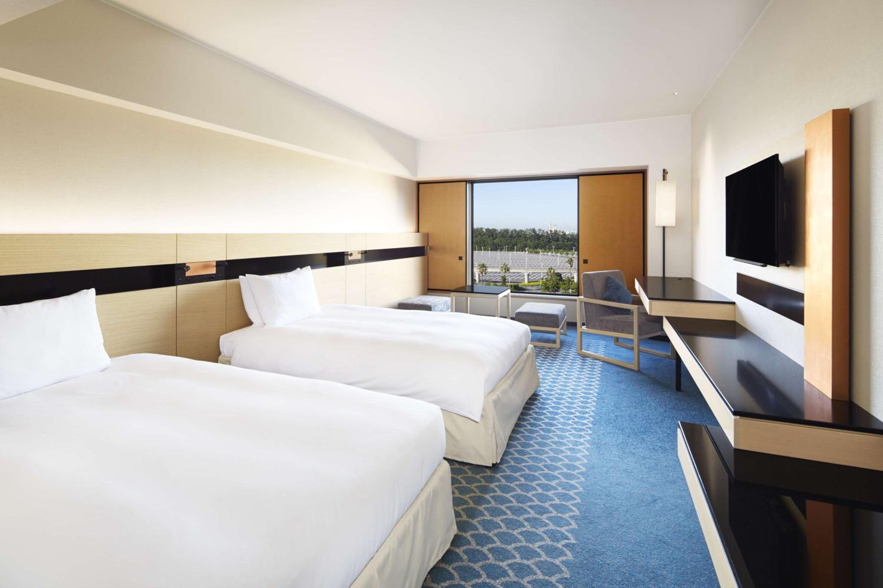 Twin Hilton Room Ocean - Photo 6