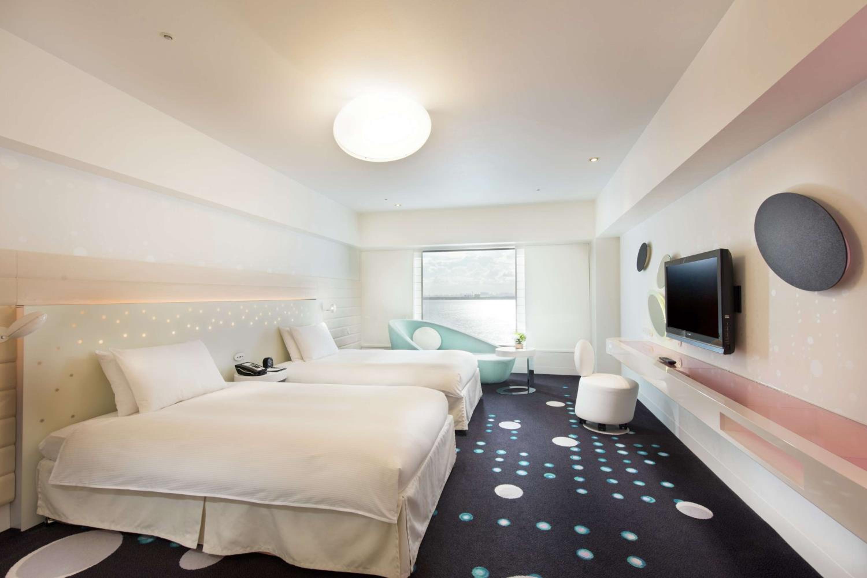 Twin Celebrio Room Ocean photo 3