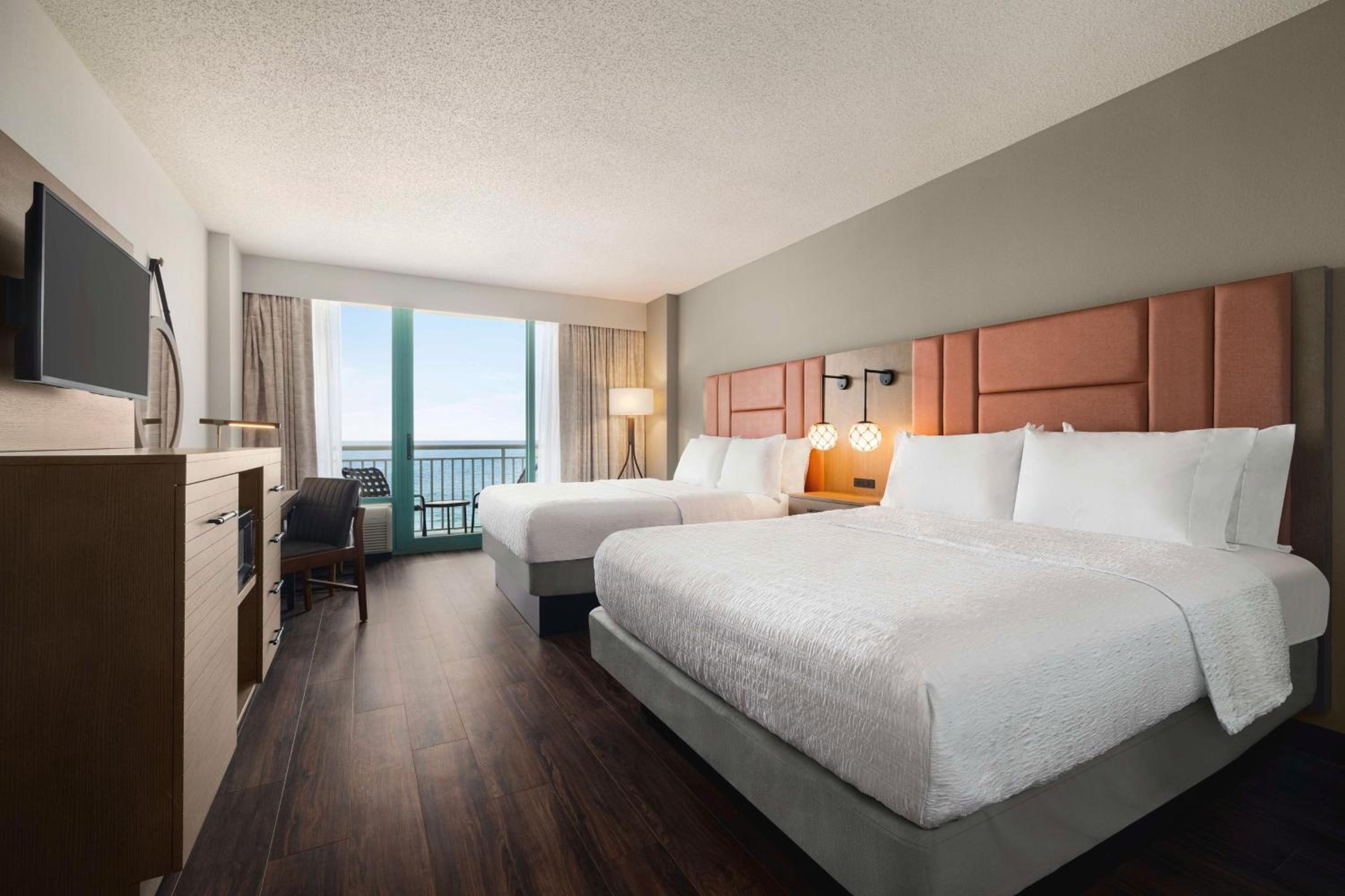 Oceanfront, 2 Queen Beds only - Photo 8