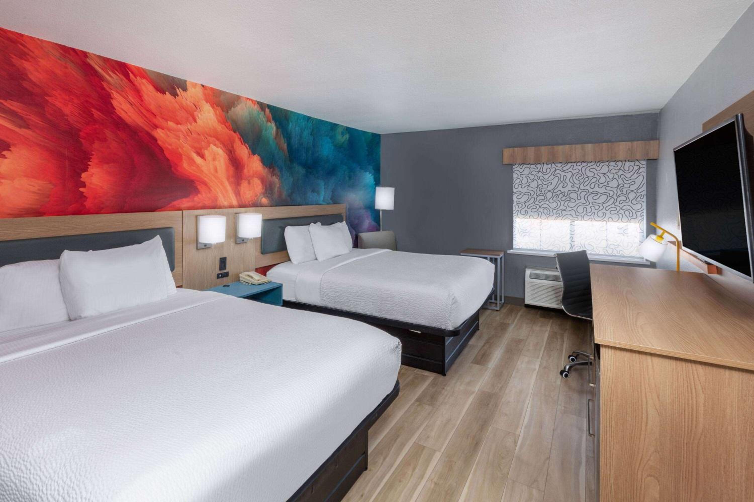 Queen Room with Two Queen Beds - Photo 1