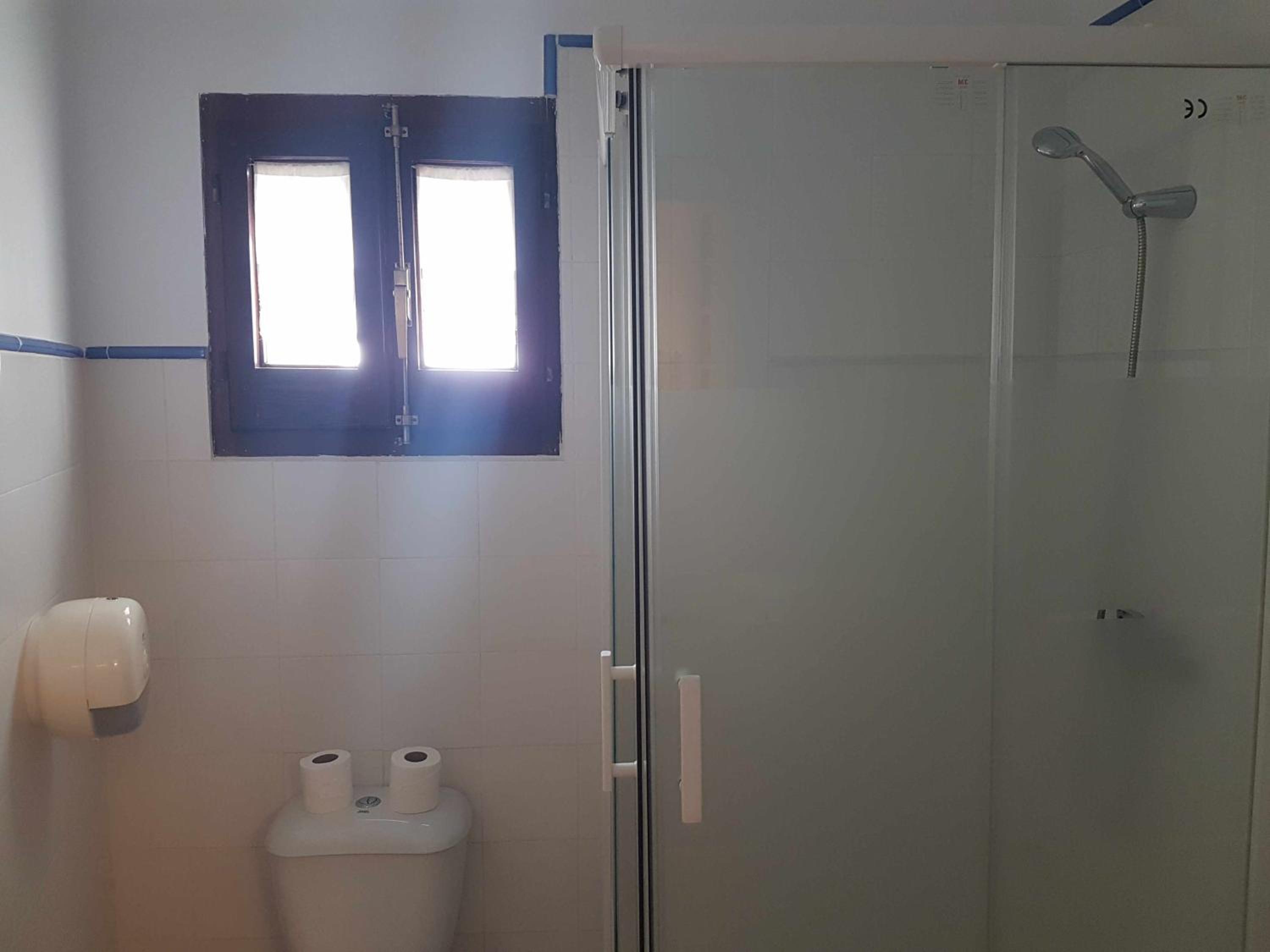 Double Room - Photo 7