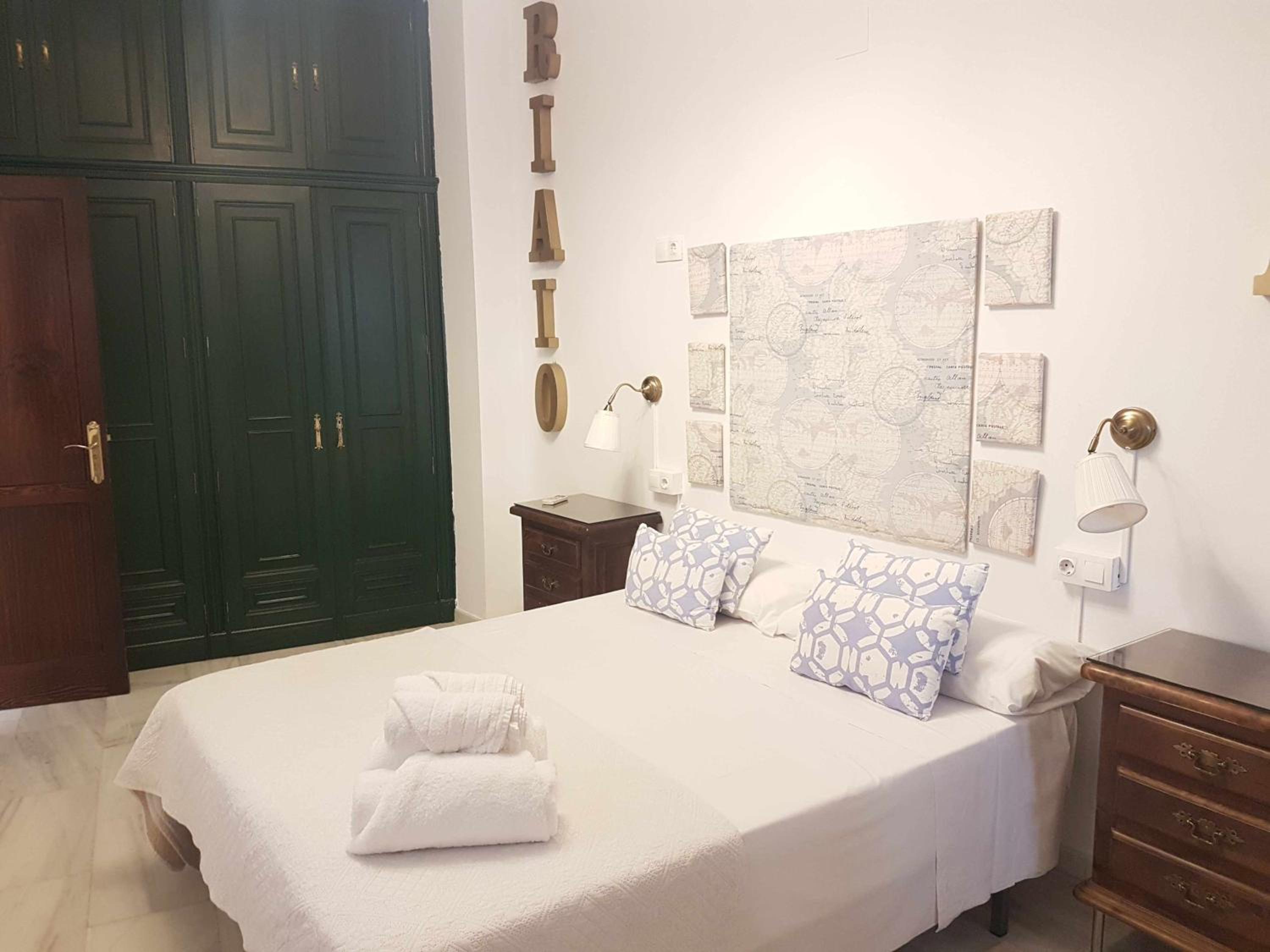 Double Room - Photo 10