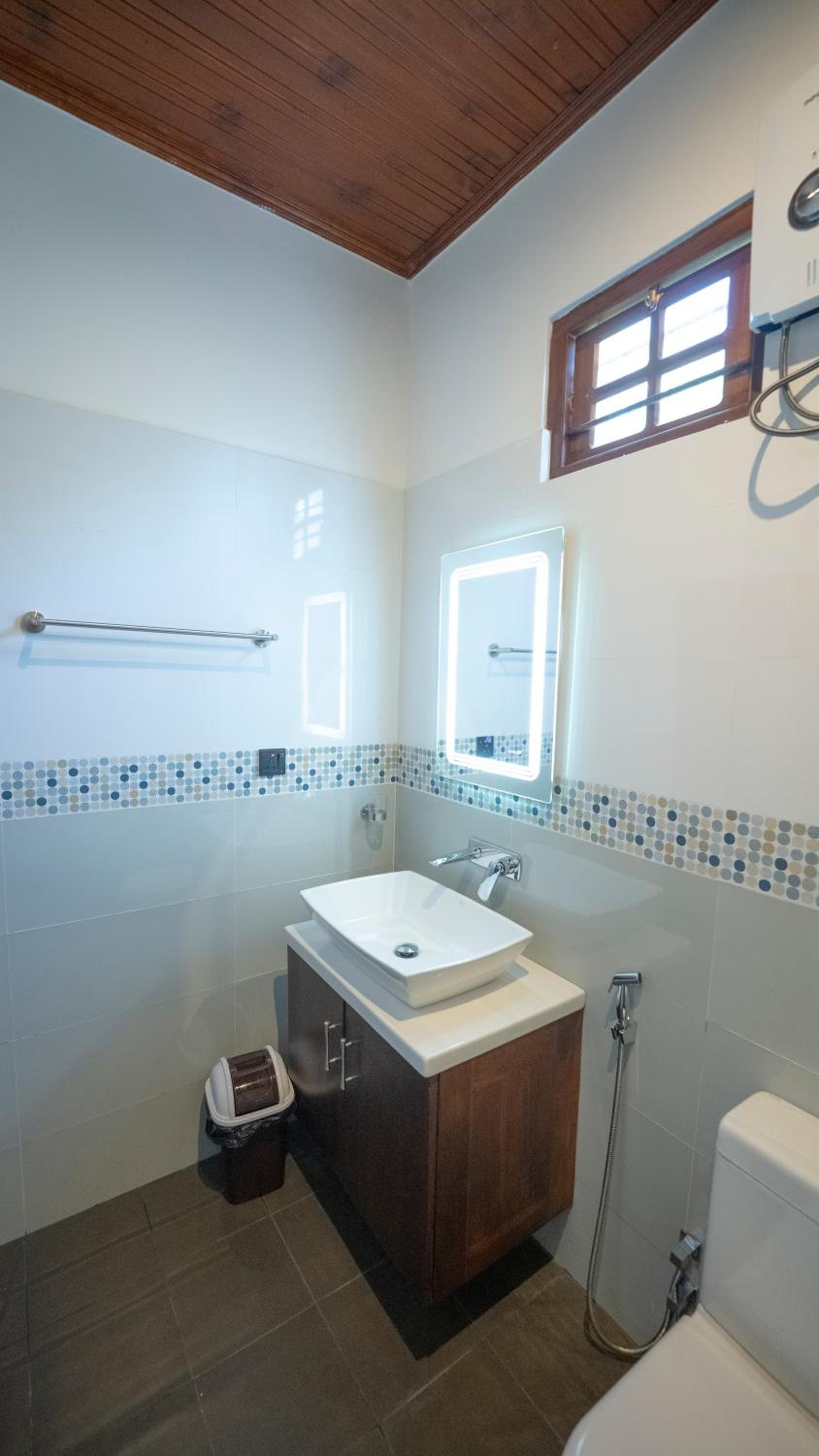 Deluxe Double Room - Photo 10