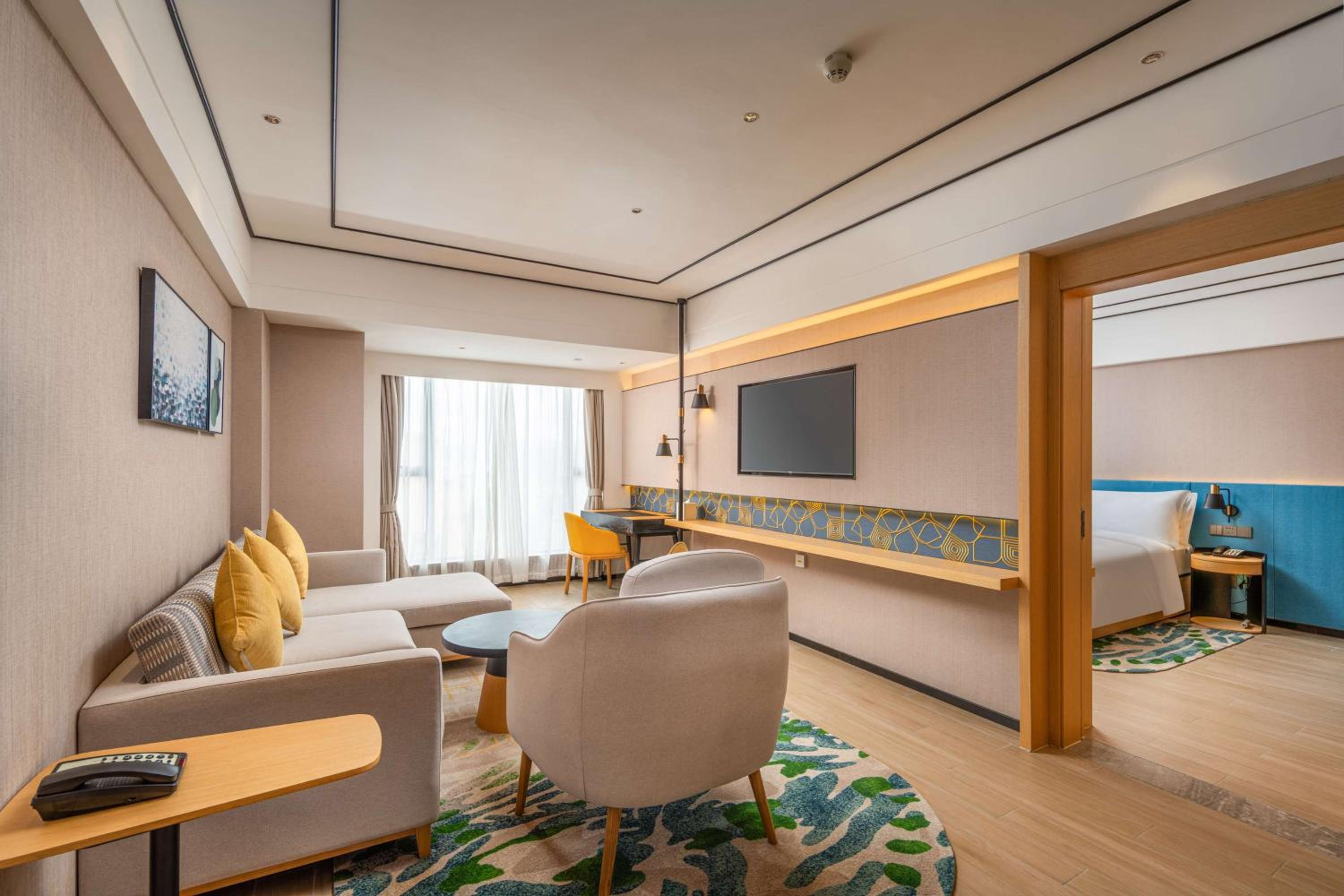 Deluxe King Suite