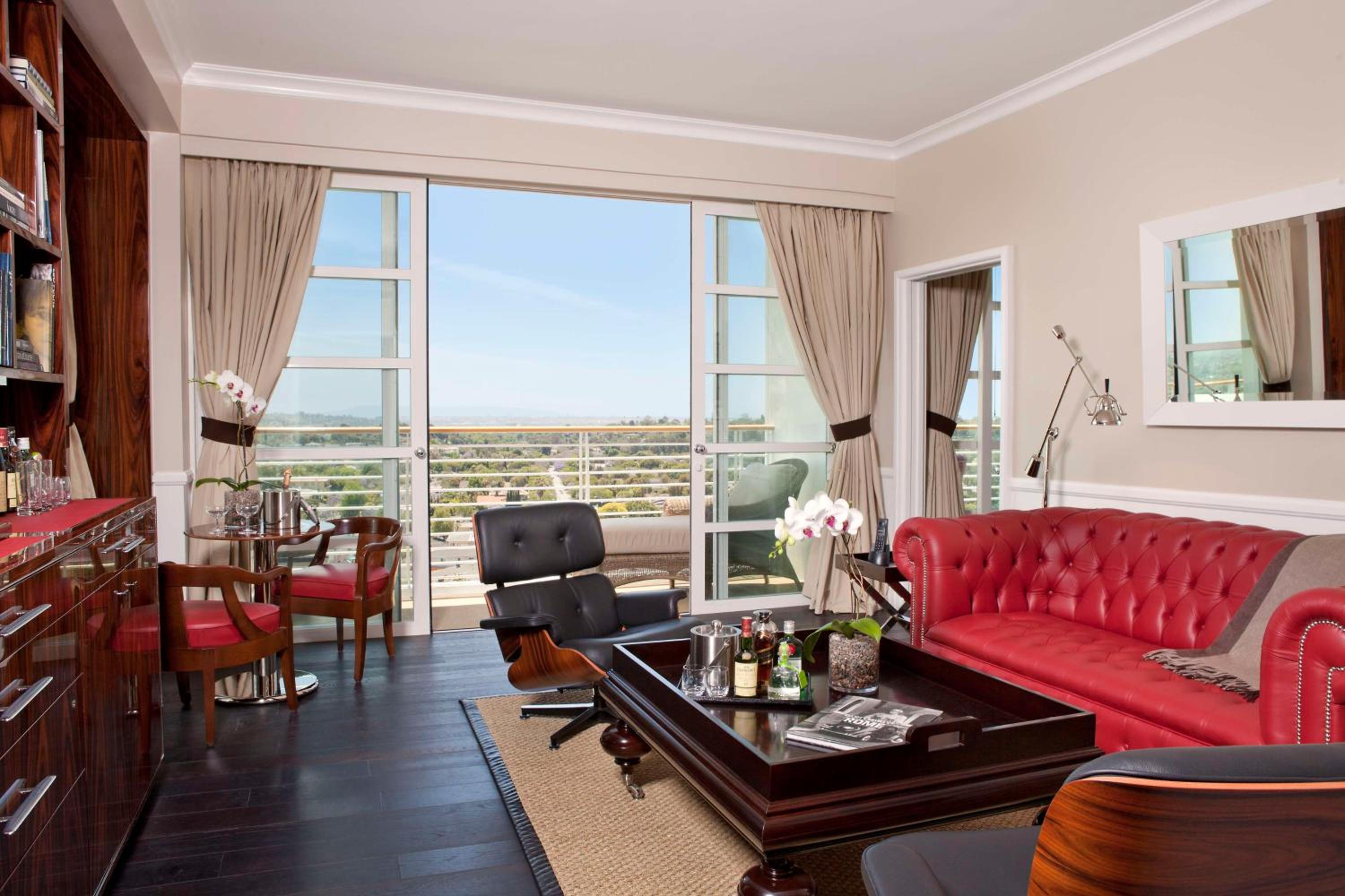 Sunset Boulevard Suite with View