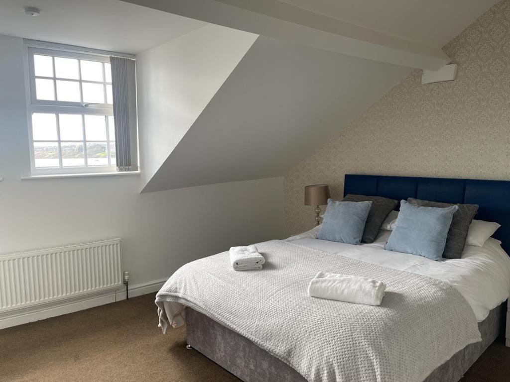 Three-Bedroom Apartment with Sea View photo 2