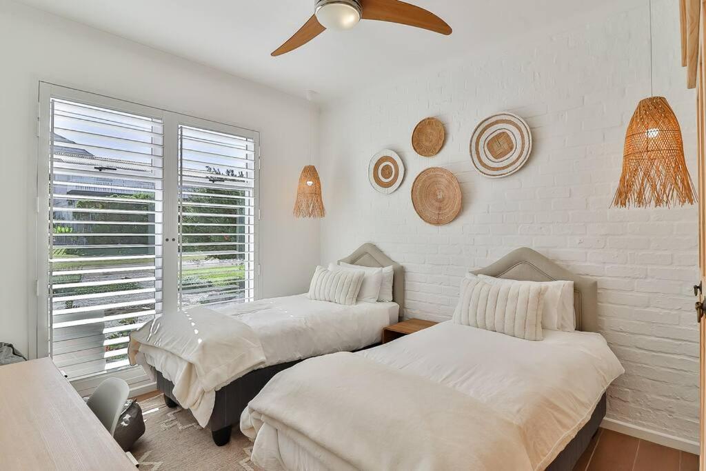 Three-Bedroom House photo 2