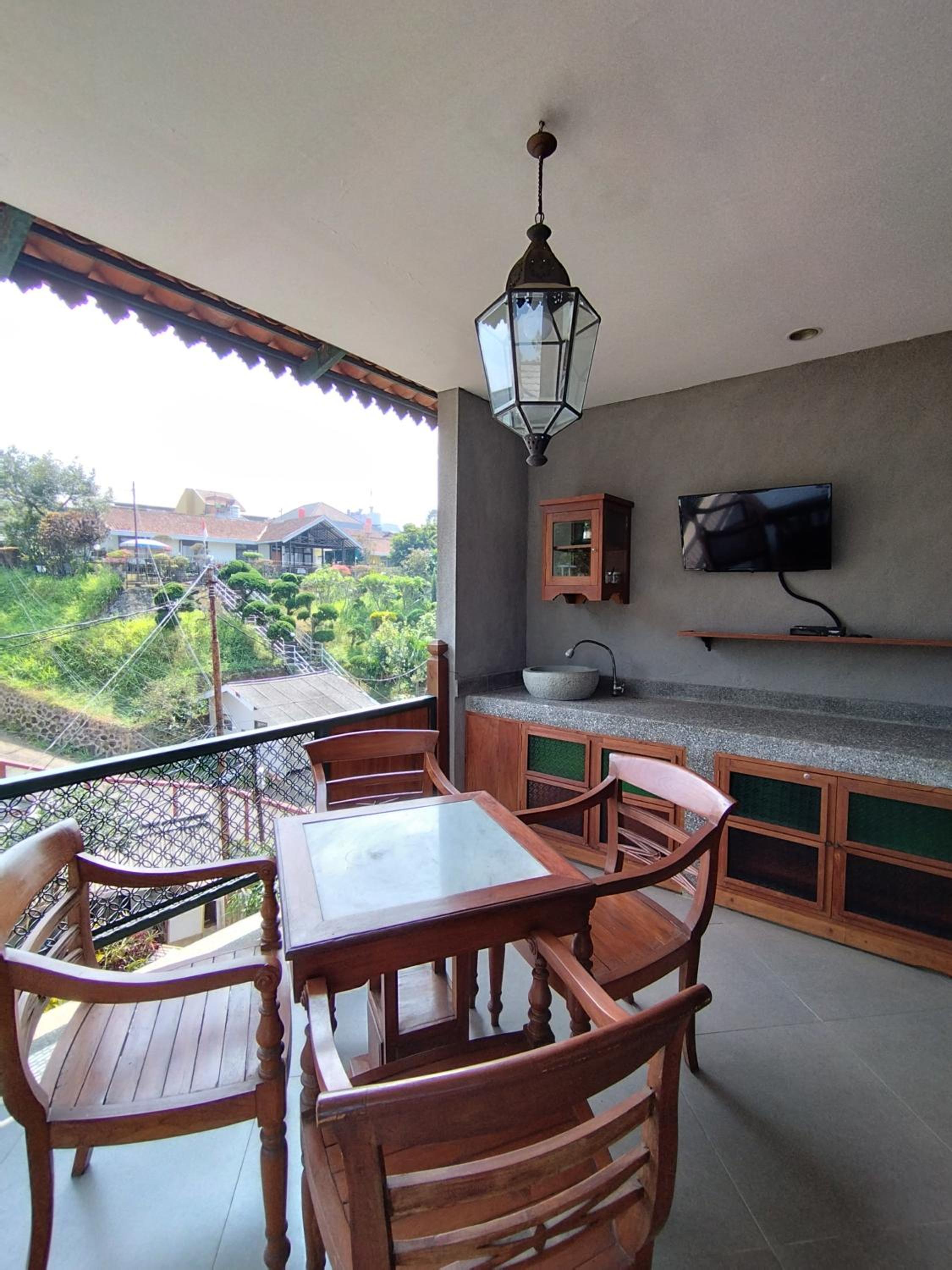 Twin Room with Balcony - Photo 4