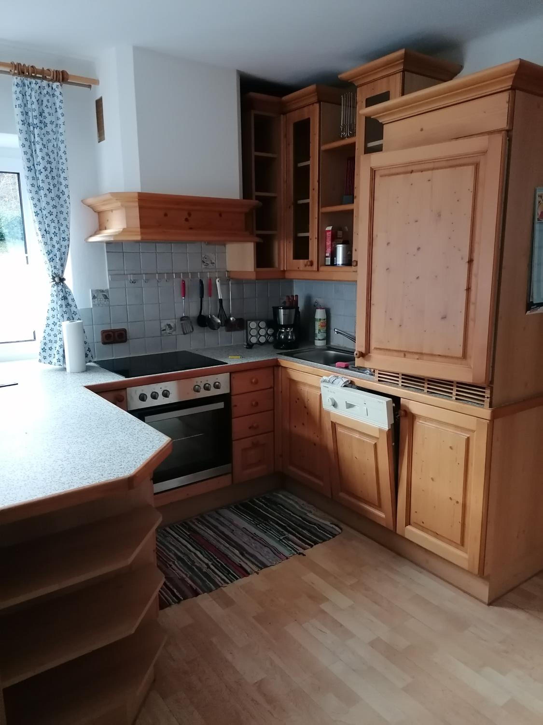 Apartment with Mountain View - Photo 2