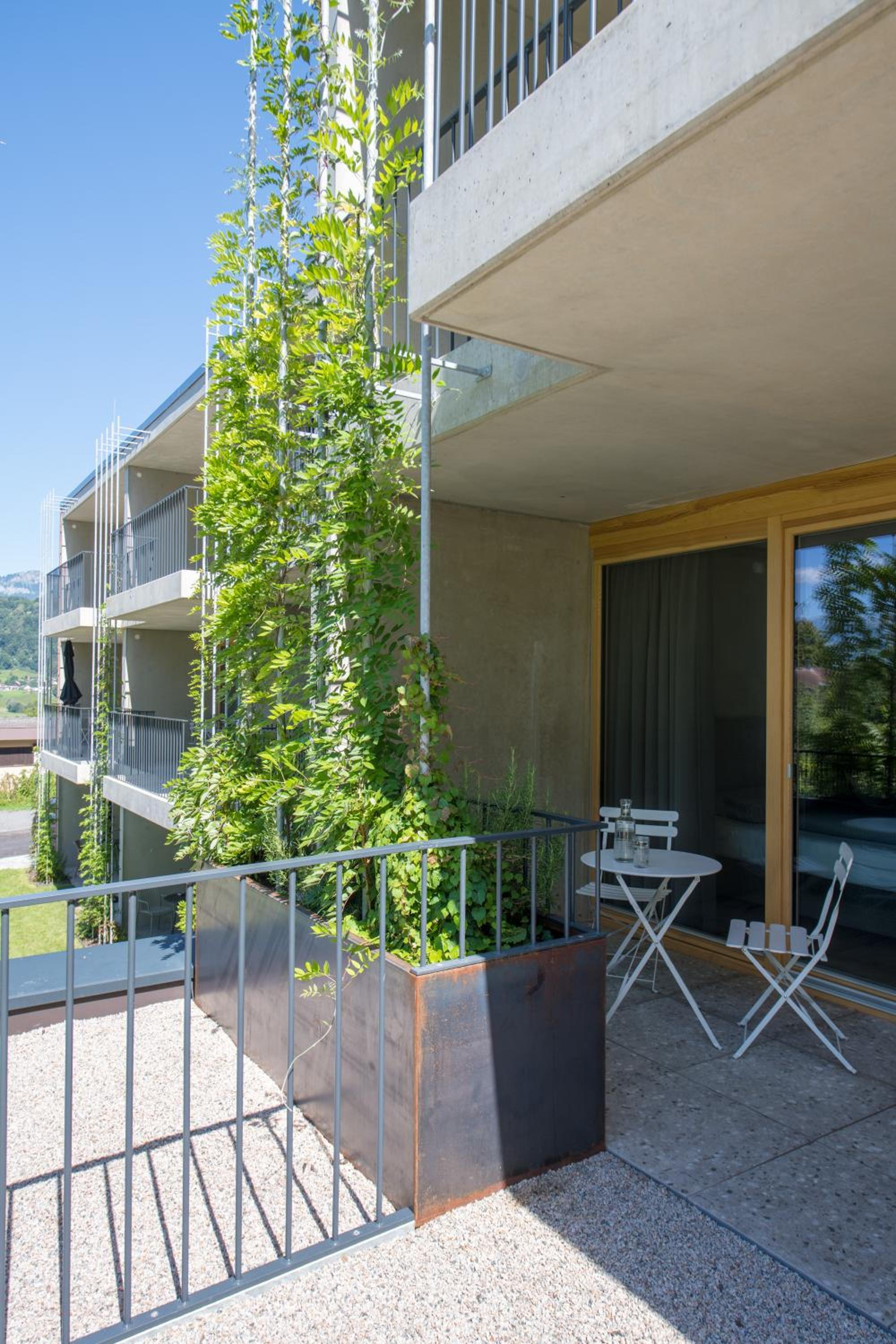 One-Bedroom Apartment with Balcony photo 2